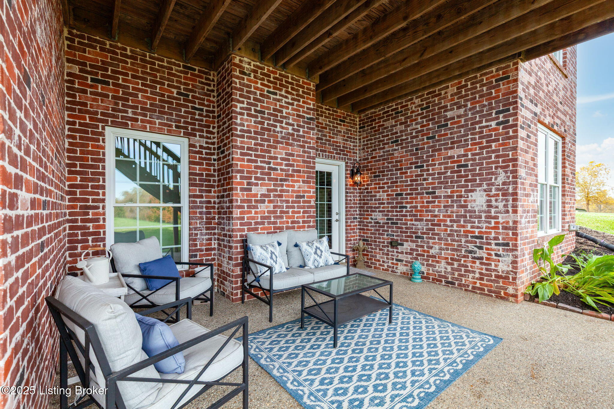 419 Nevin Ln