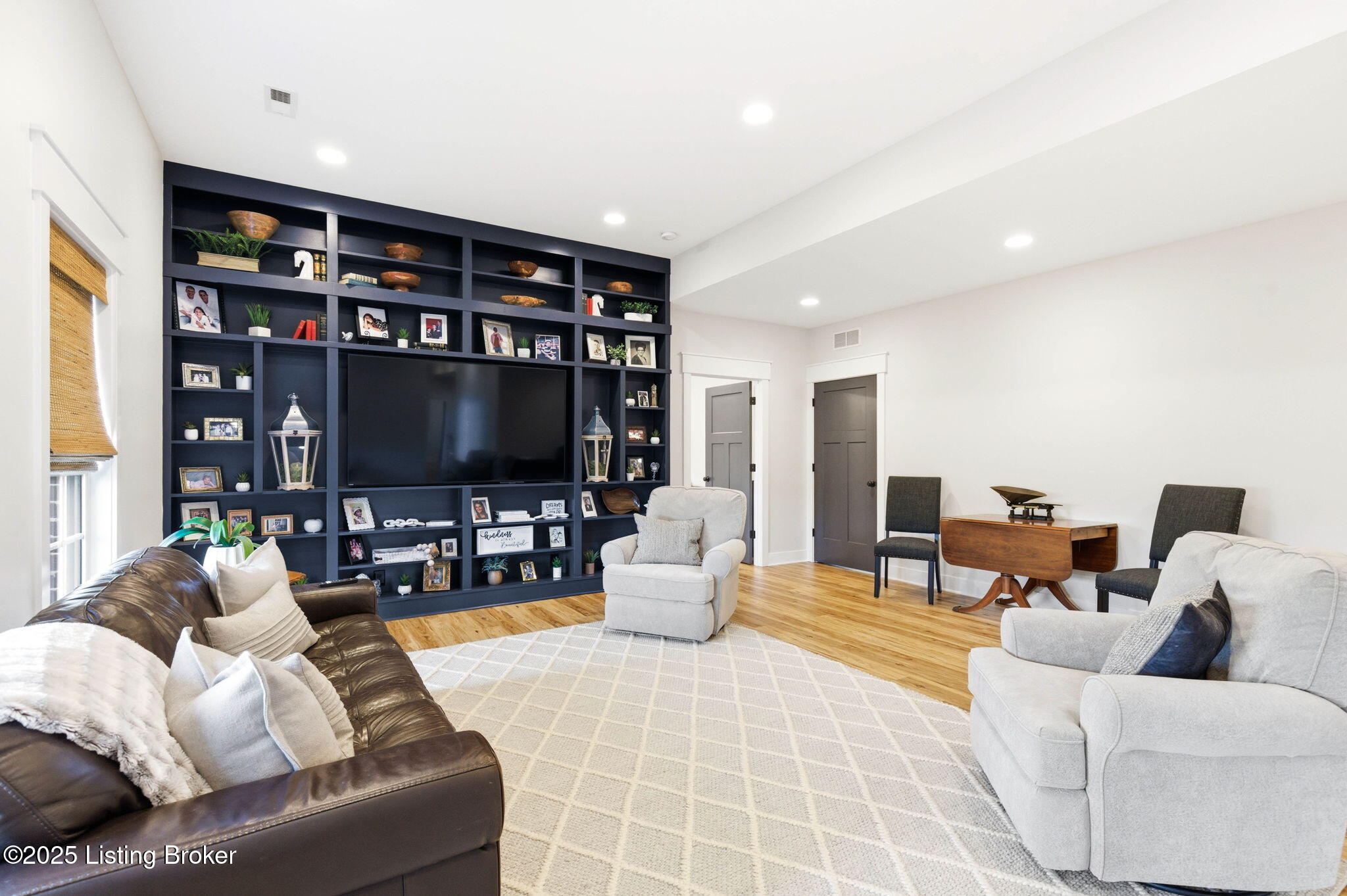 419 Nevin Ln