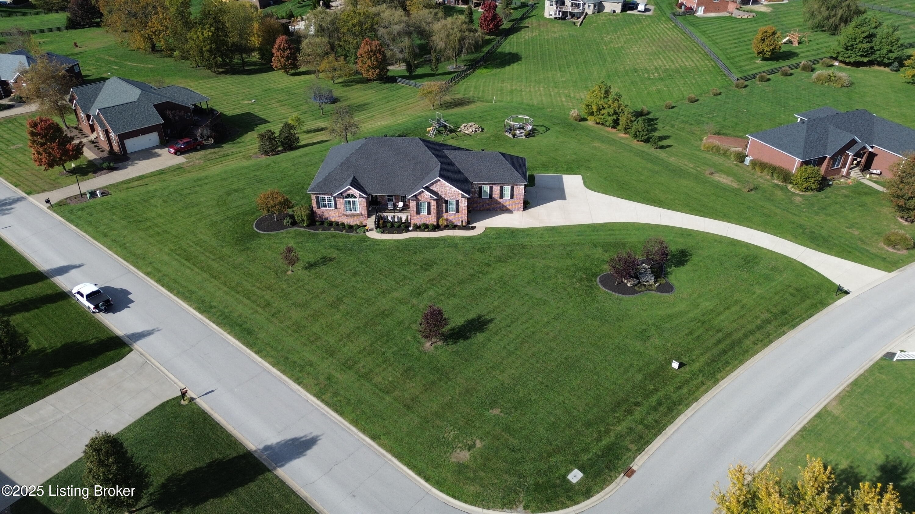 419 Nevin Ln