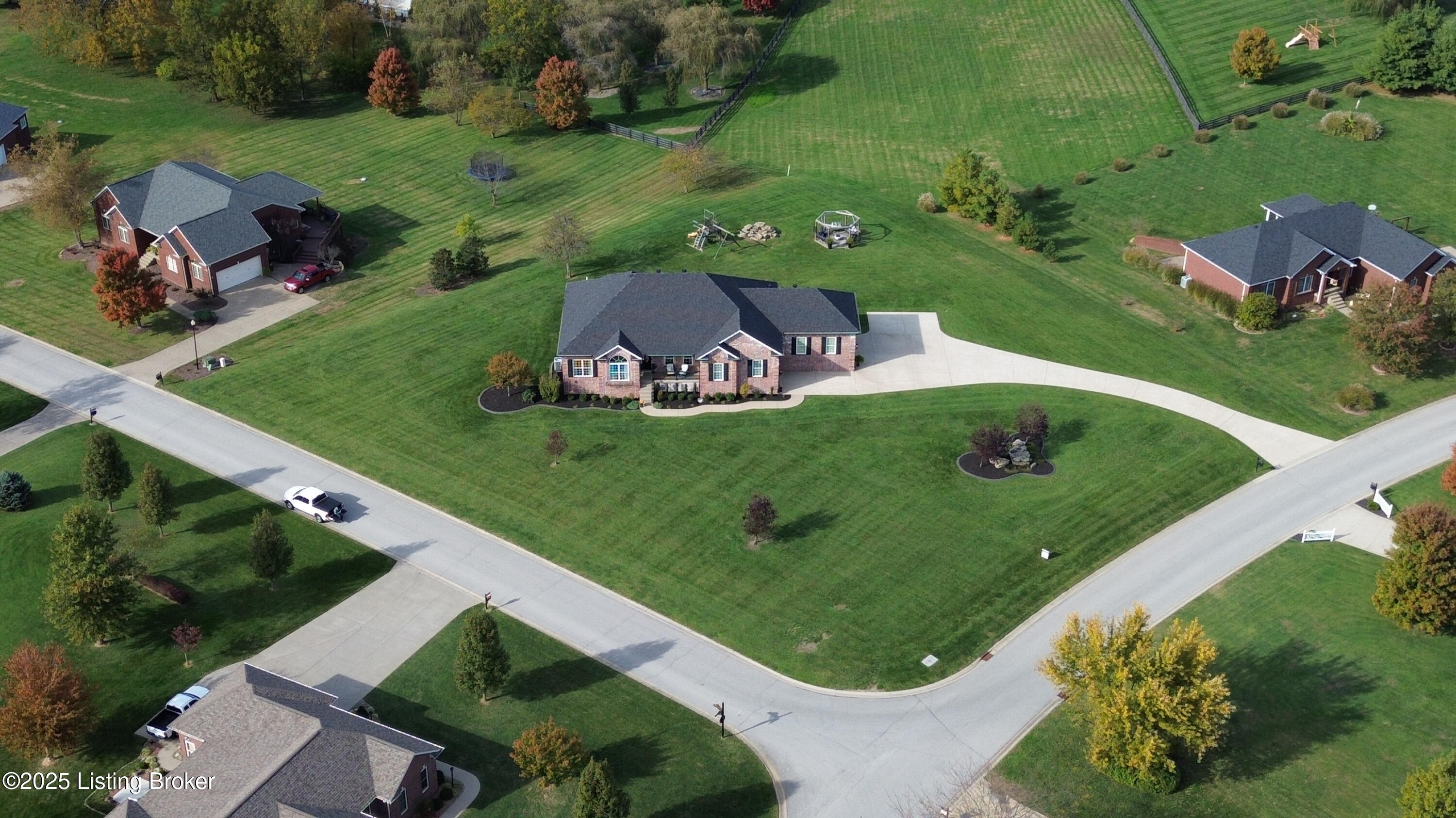 419 Nevin Ln