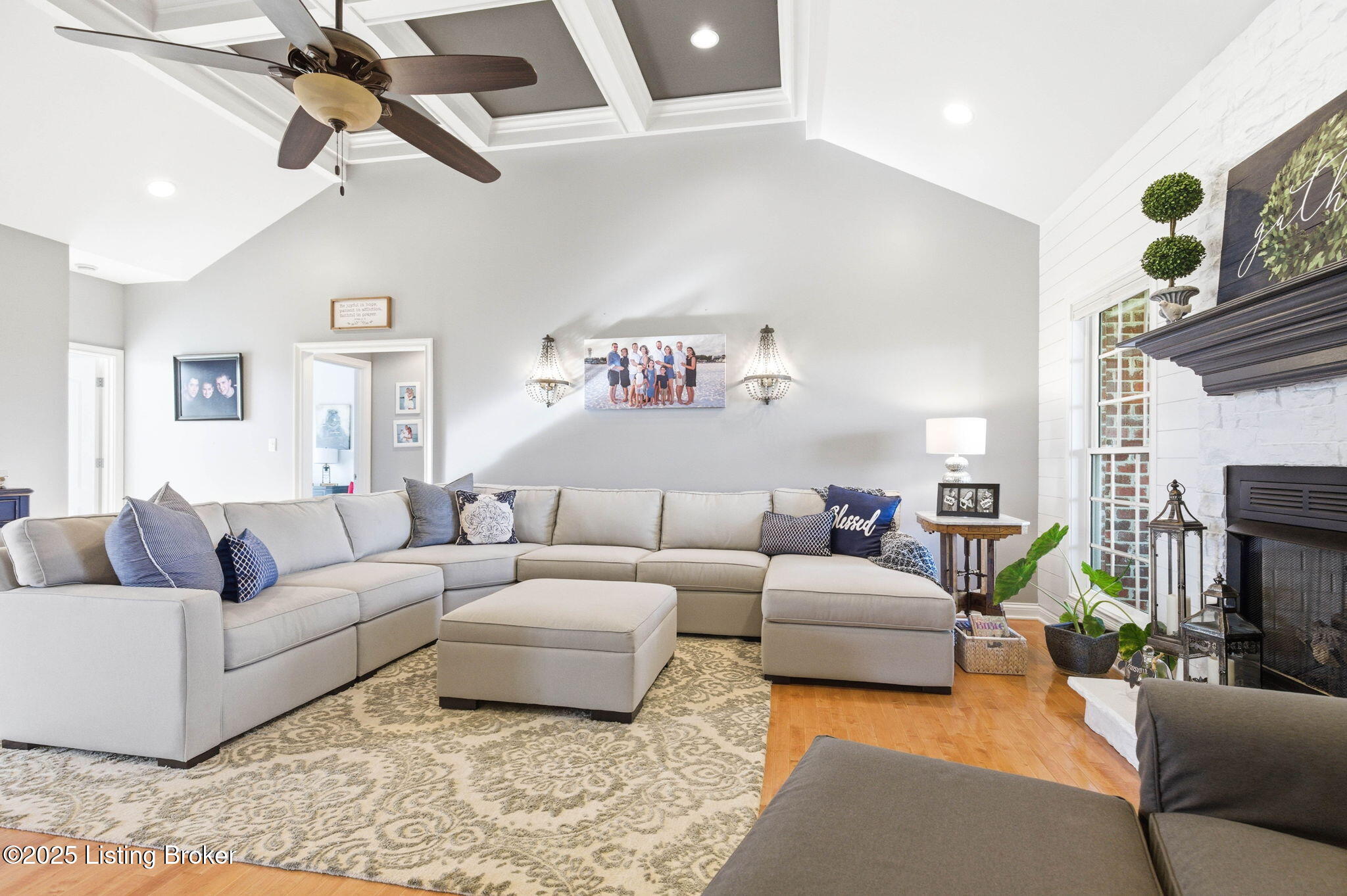 419 Nevin Ln