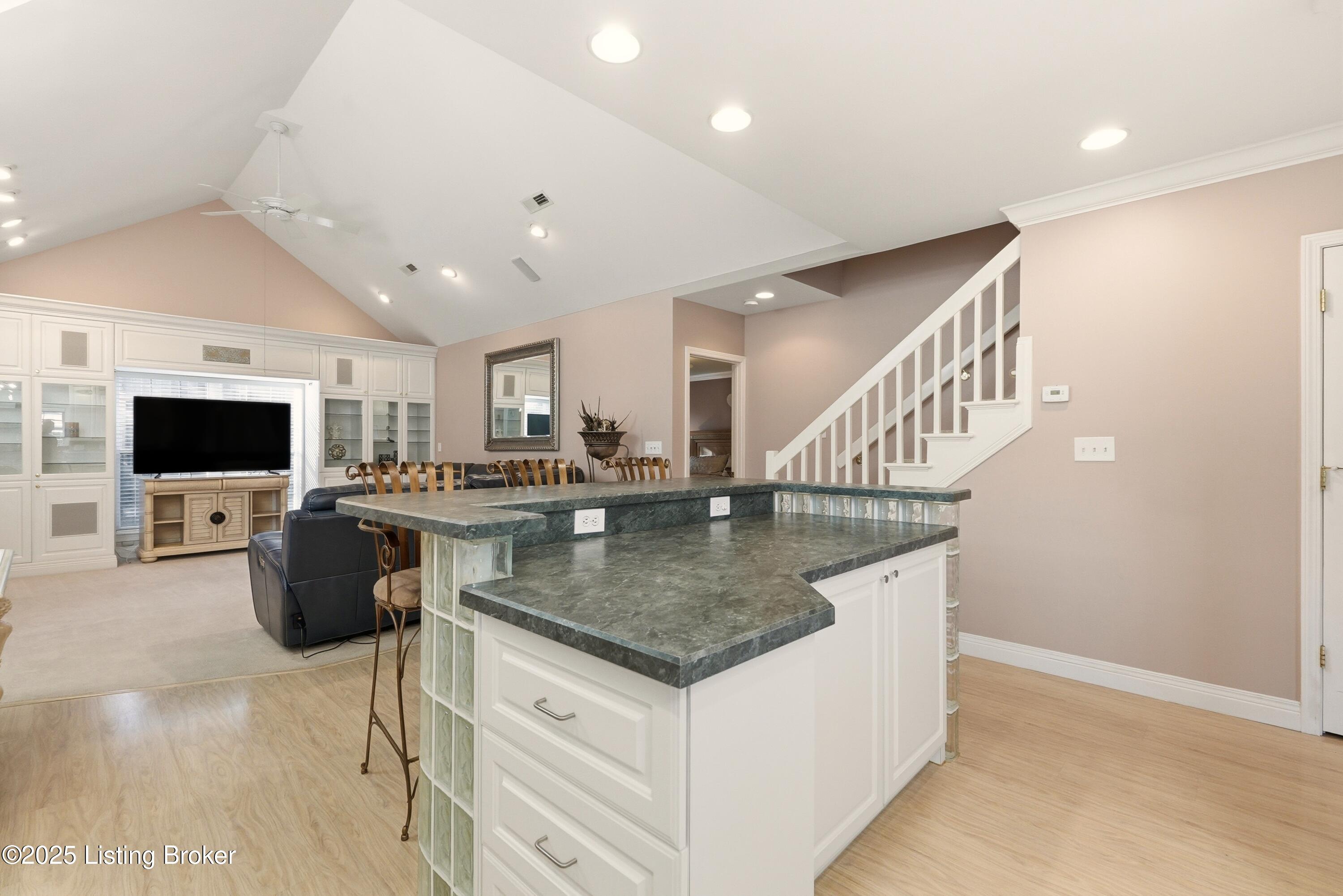 404 Eastgate Village Wynde