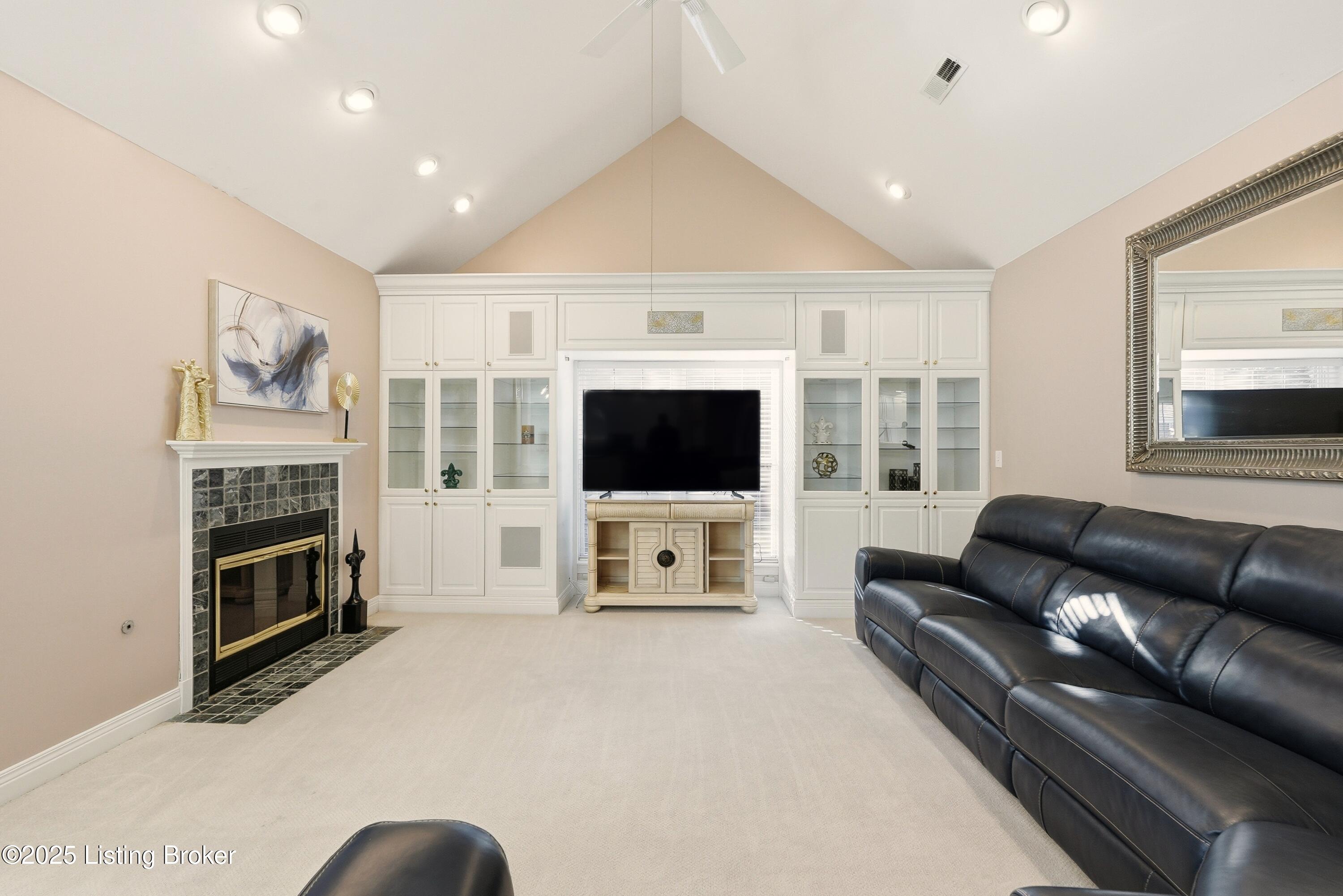 404 Eastgate Village Wynde