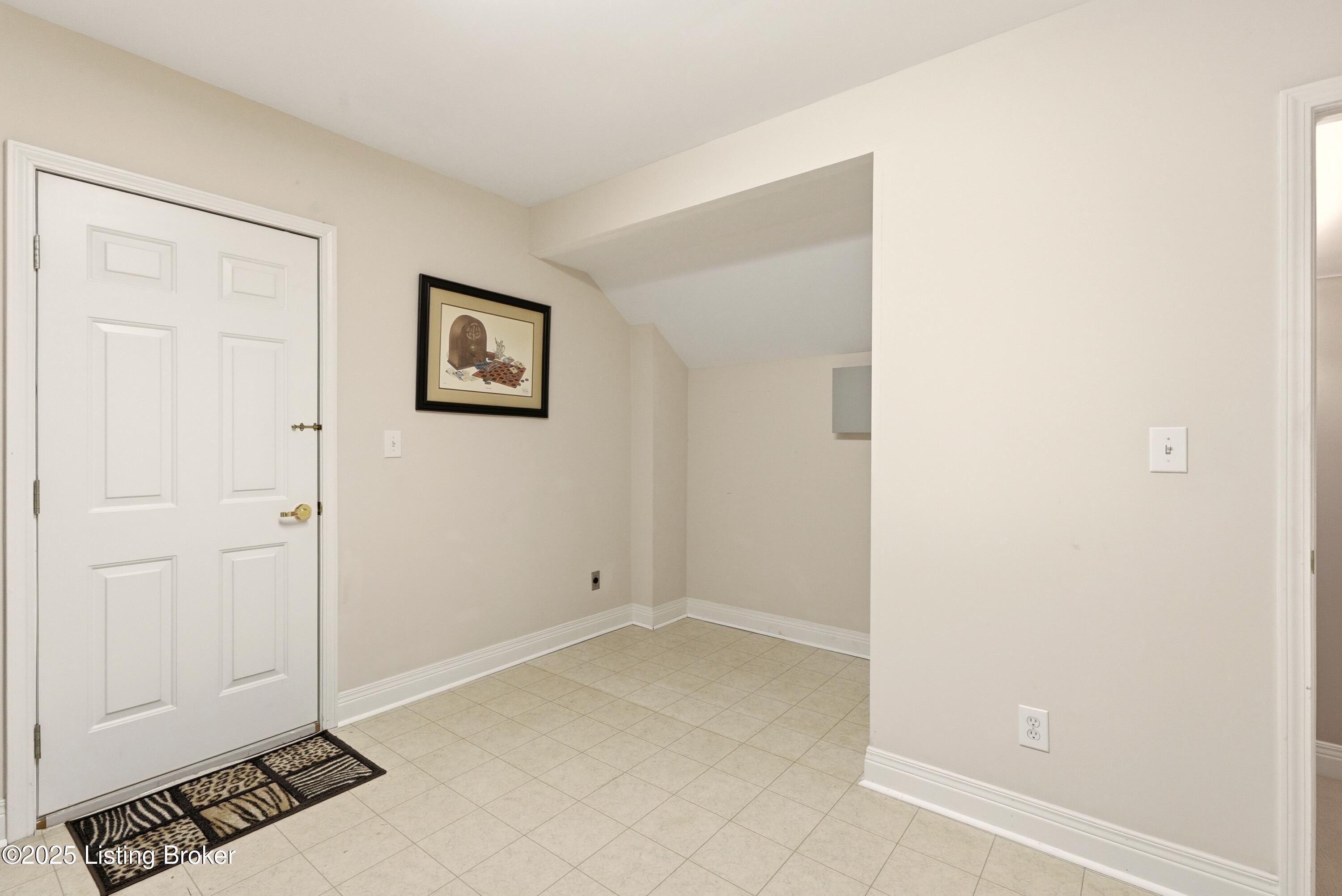404 Eastgate Village Wynde