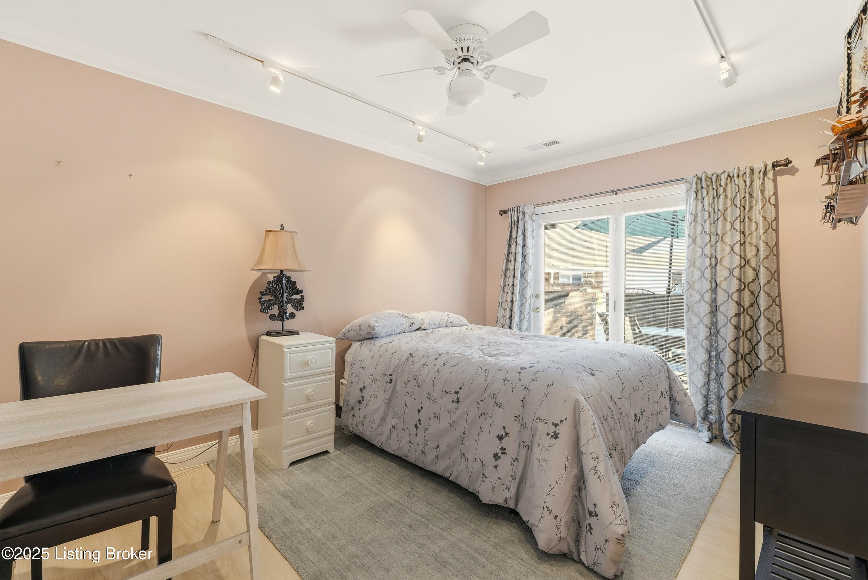 404 Eastgate Village Wynde