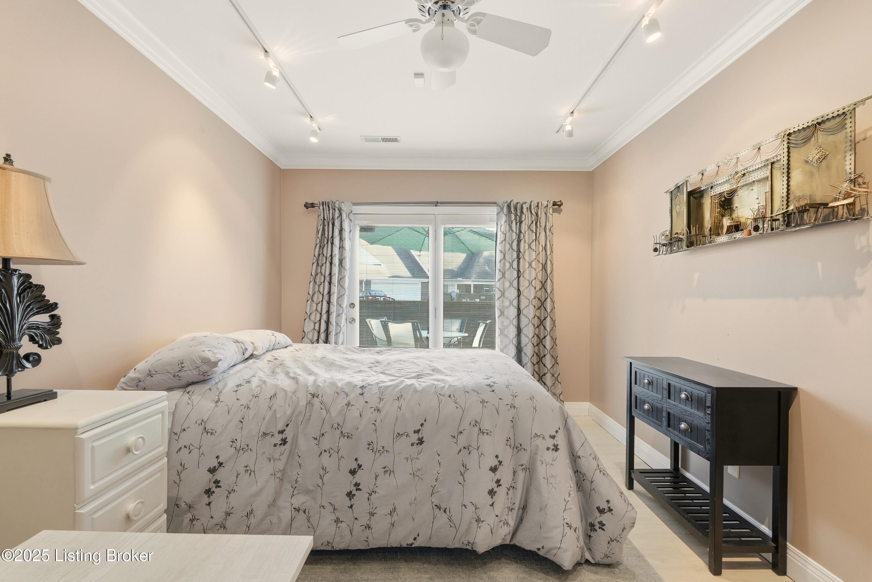 404 Eastgate Village Wynde