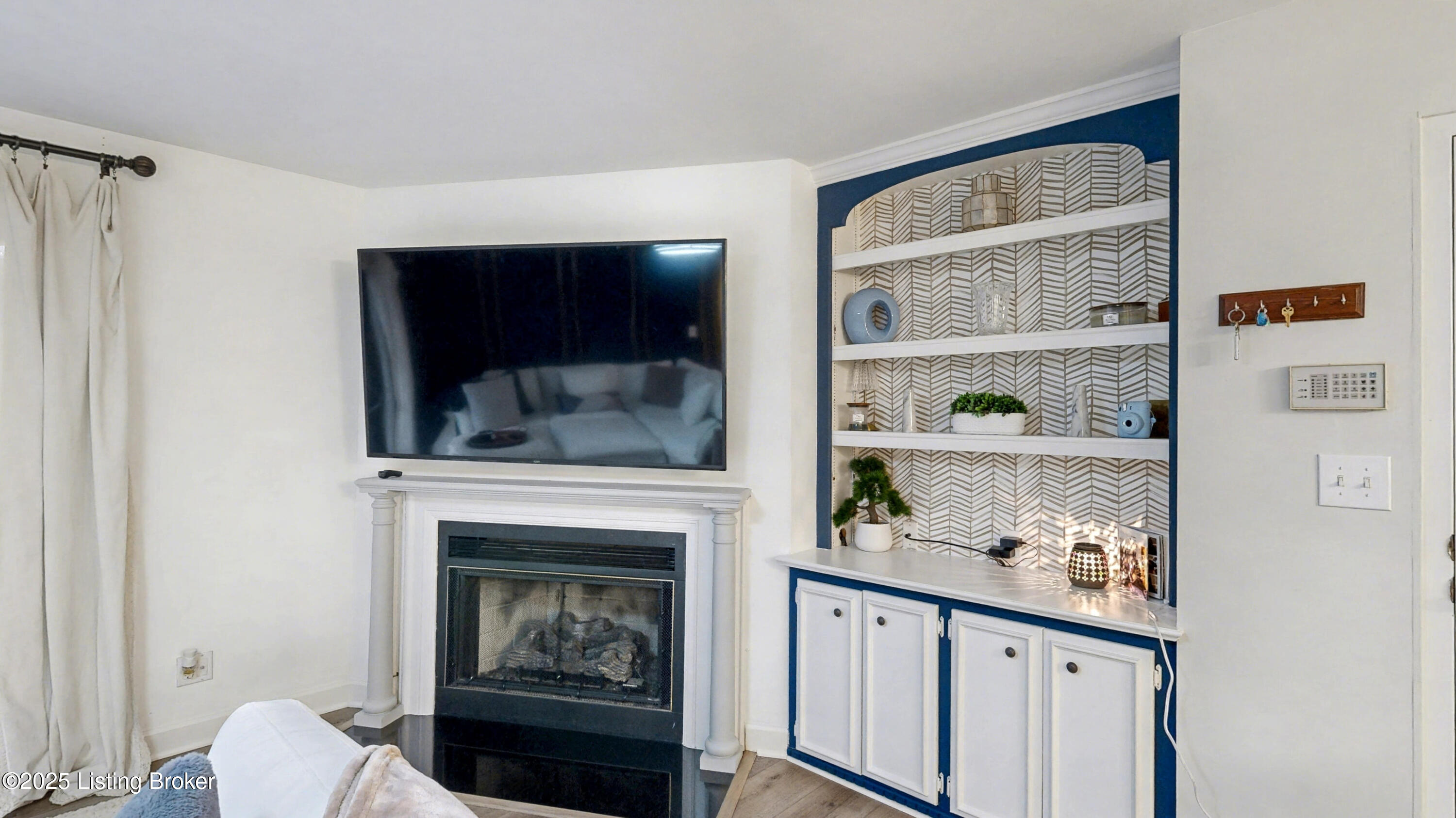818 Washburn Ave APT 1-A