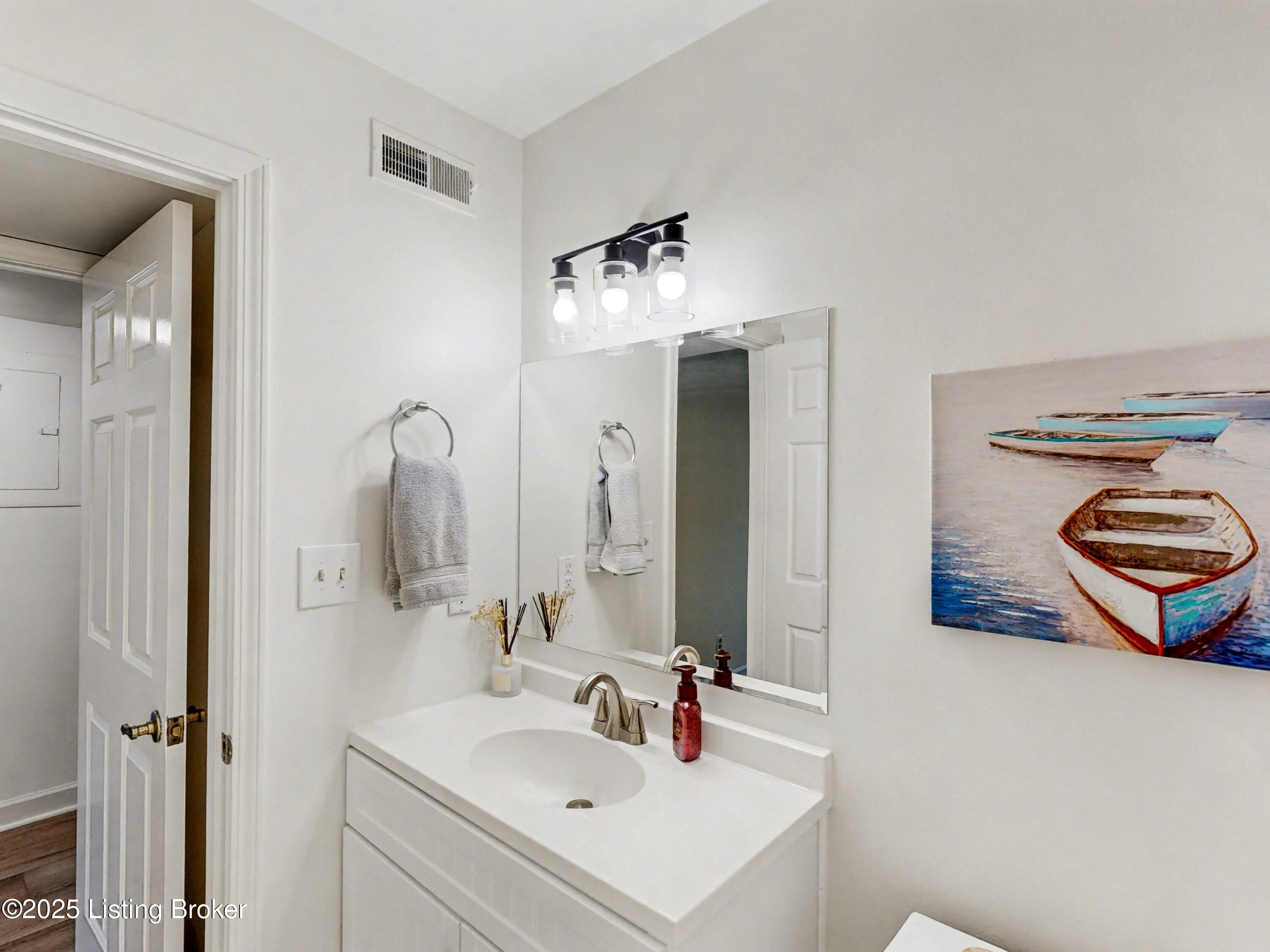 818 Washburn Ave APT 1-A