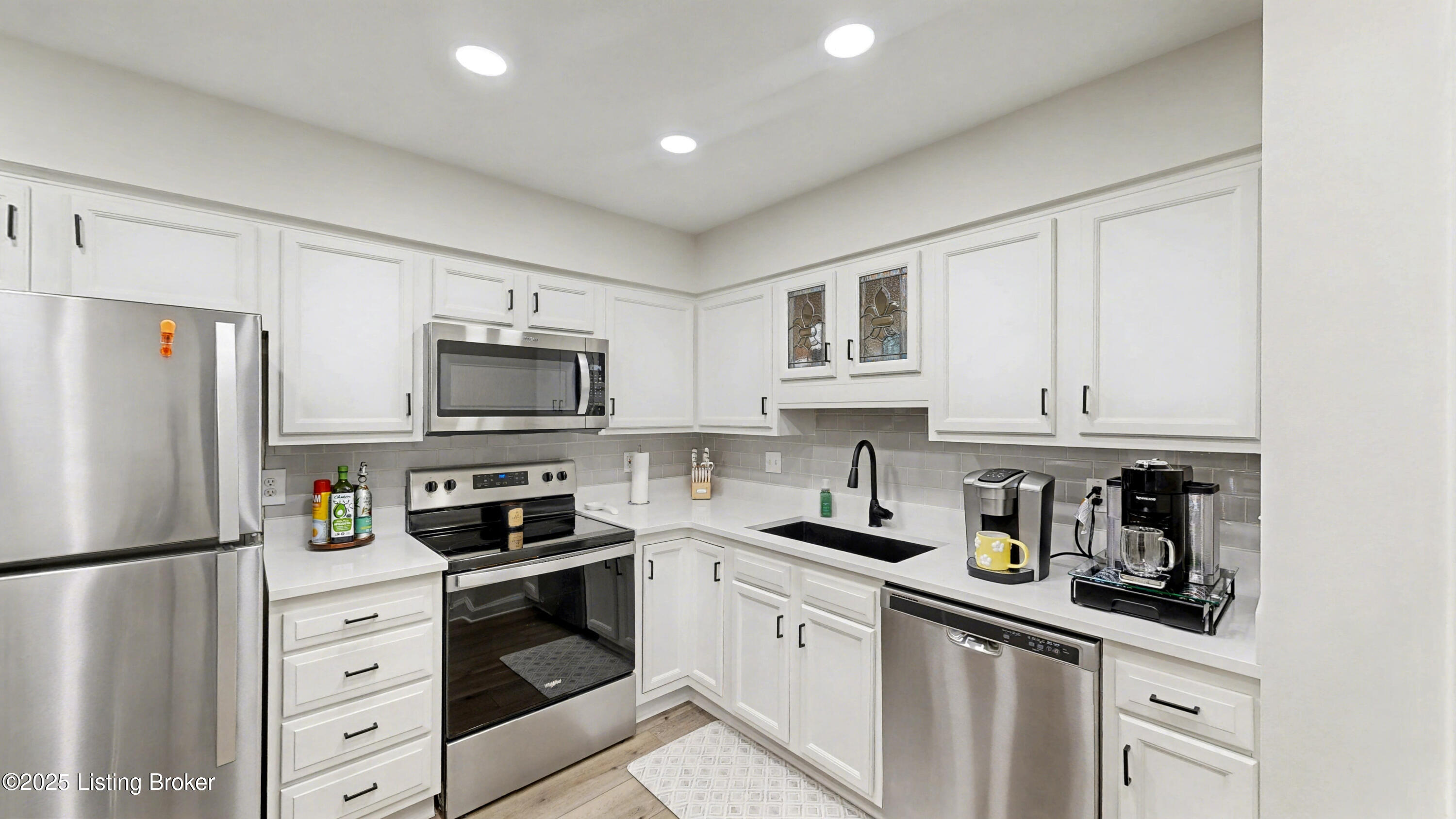 818 Washburn Ave APT 1-A
