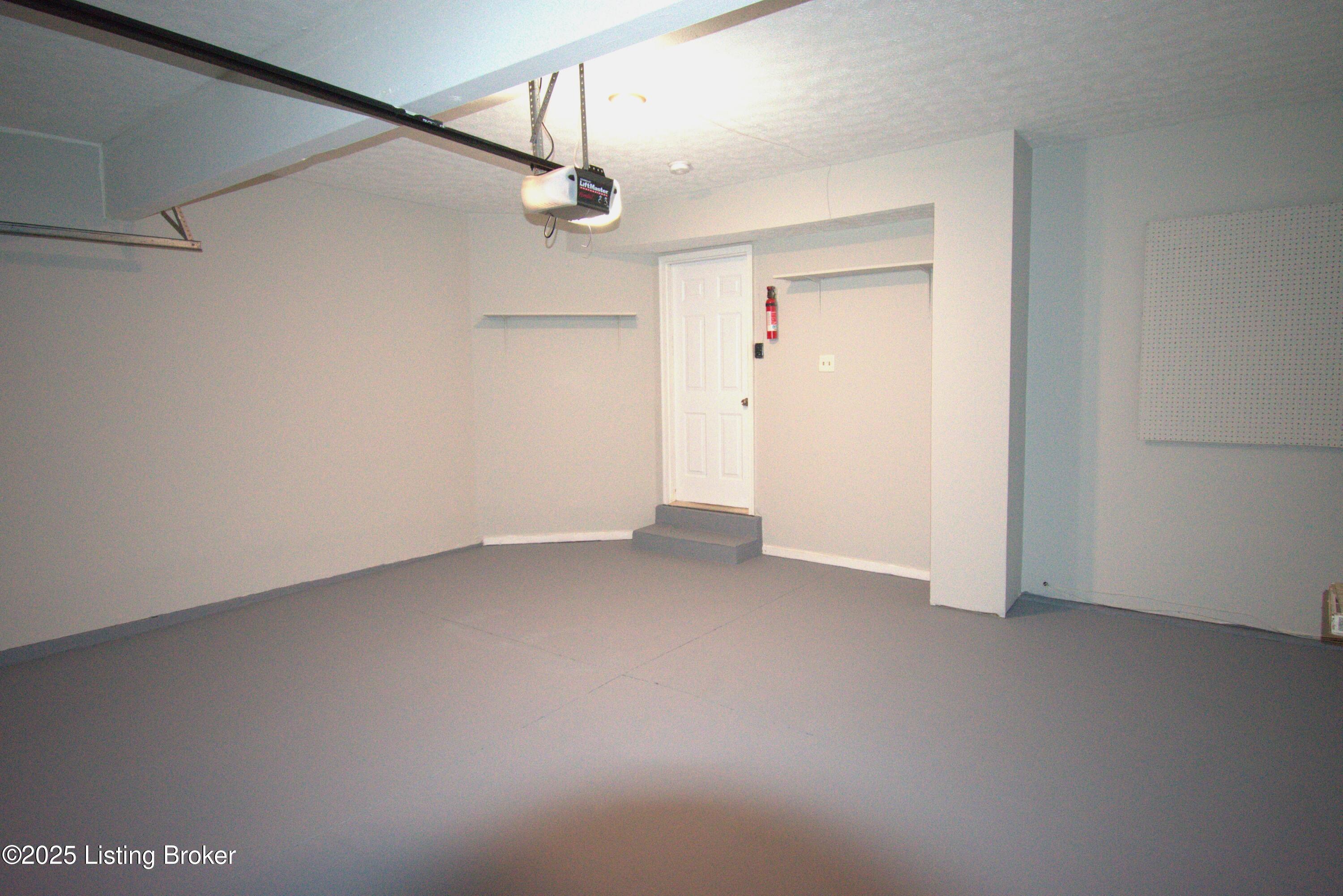 10407 Pinoak View Dr
