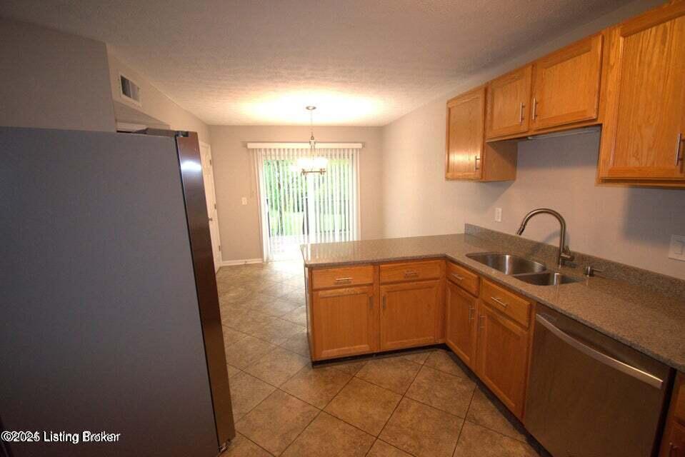 10407 Pinoak View Dr