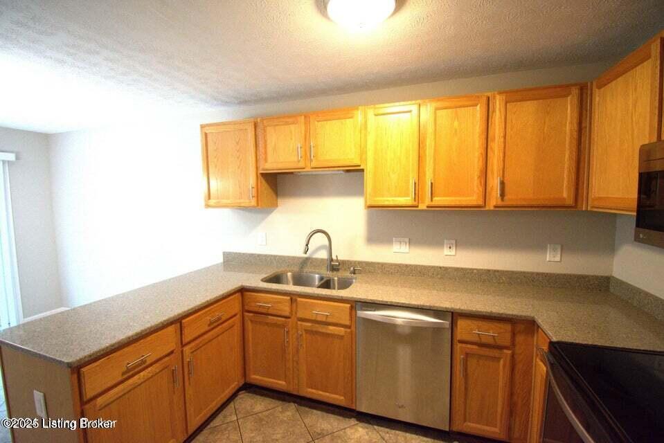 10407 Pinoak View Dr