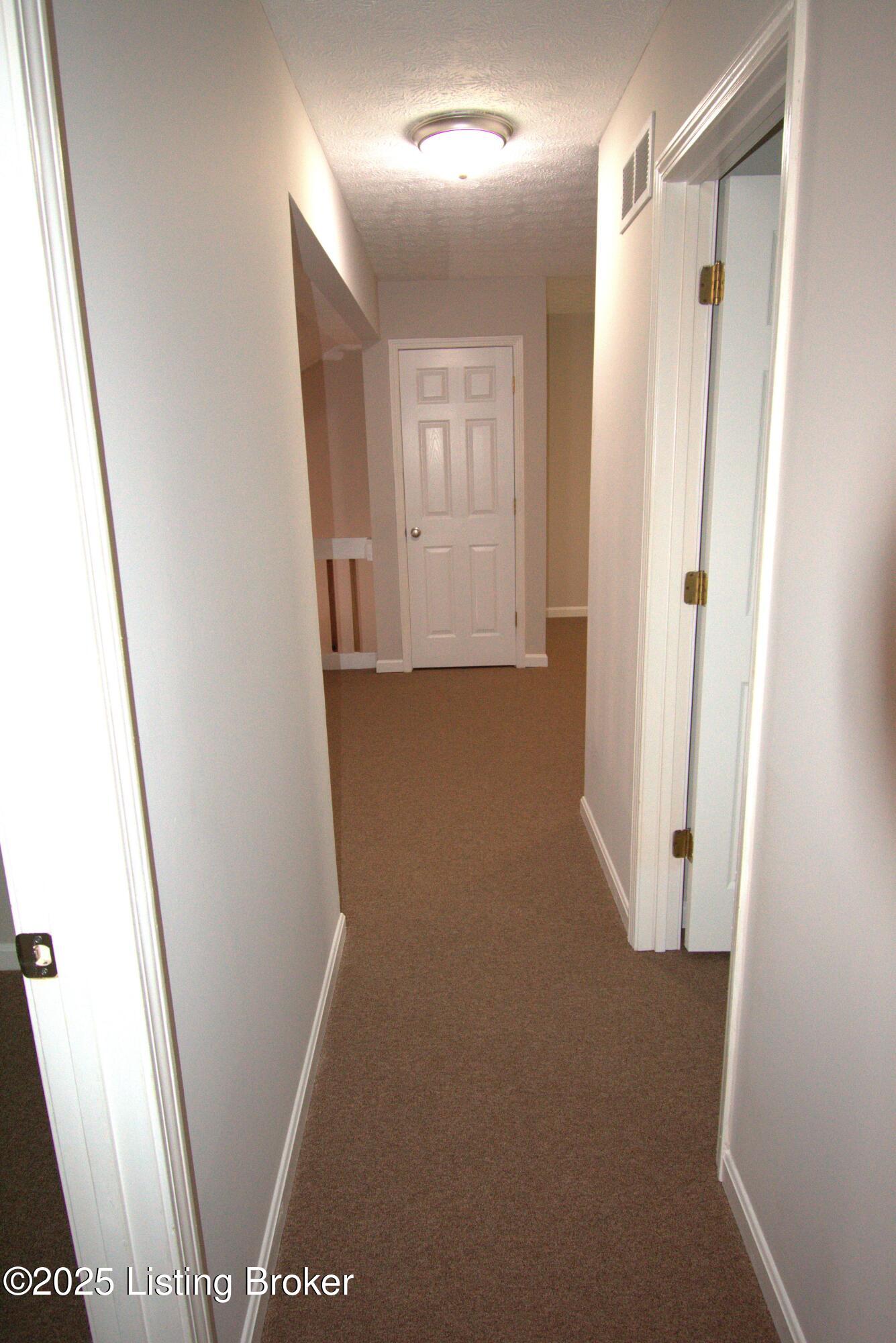 10407 Pinoak View Dr