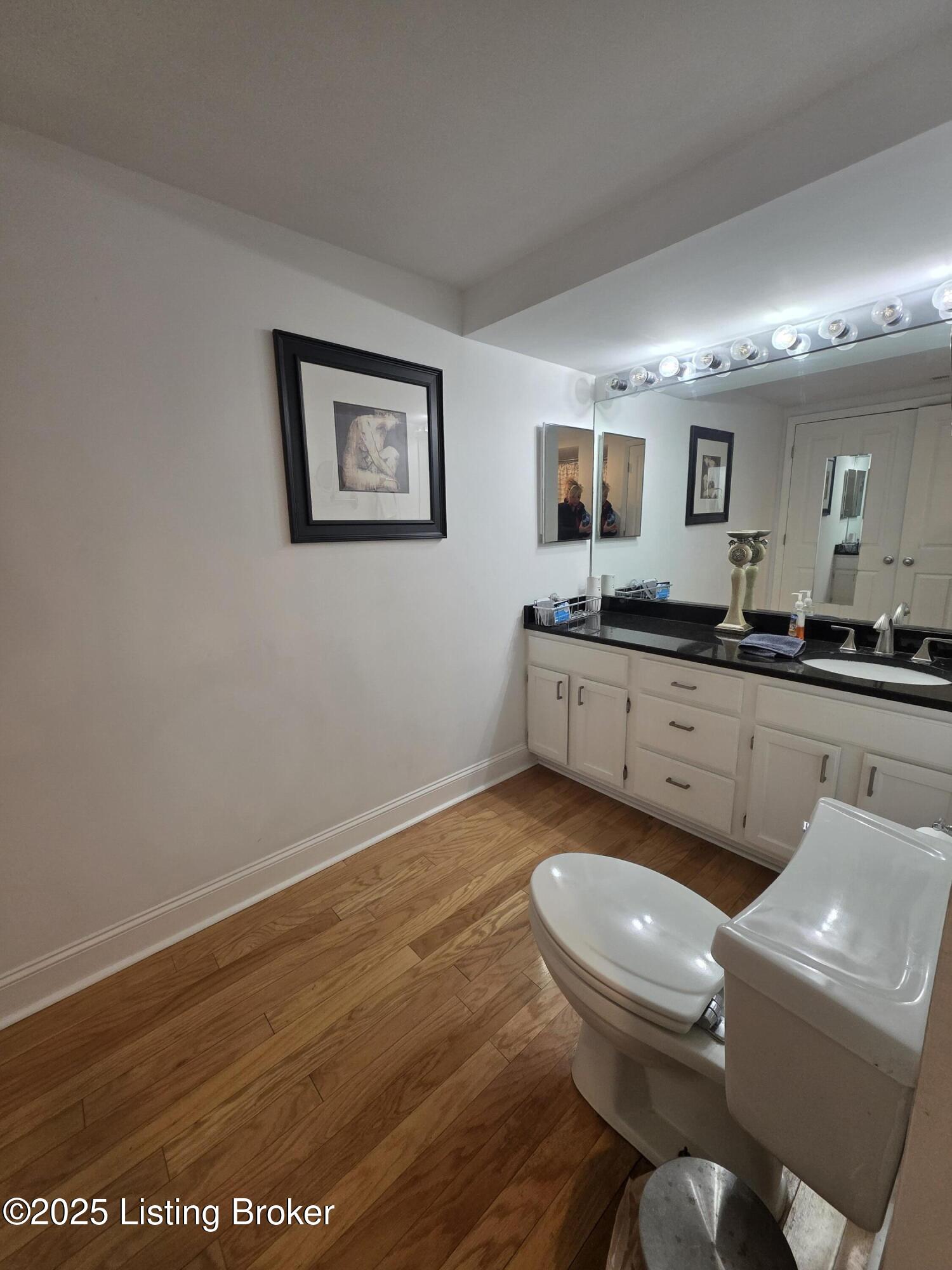 1 Riverpointe APT 521