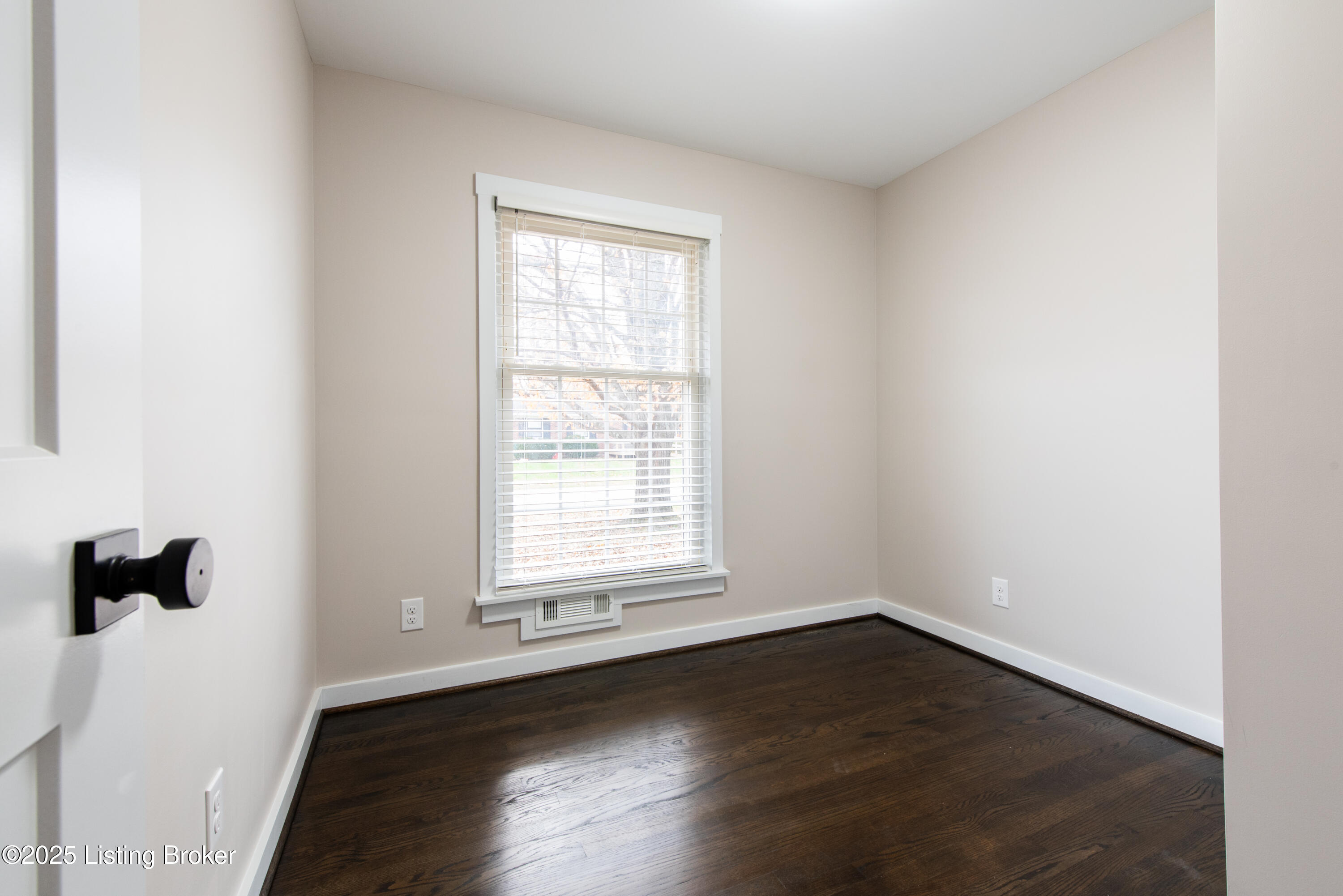 9417 Plumwood Rd