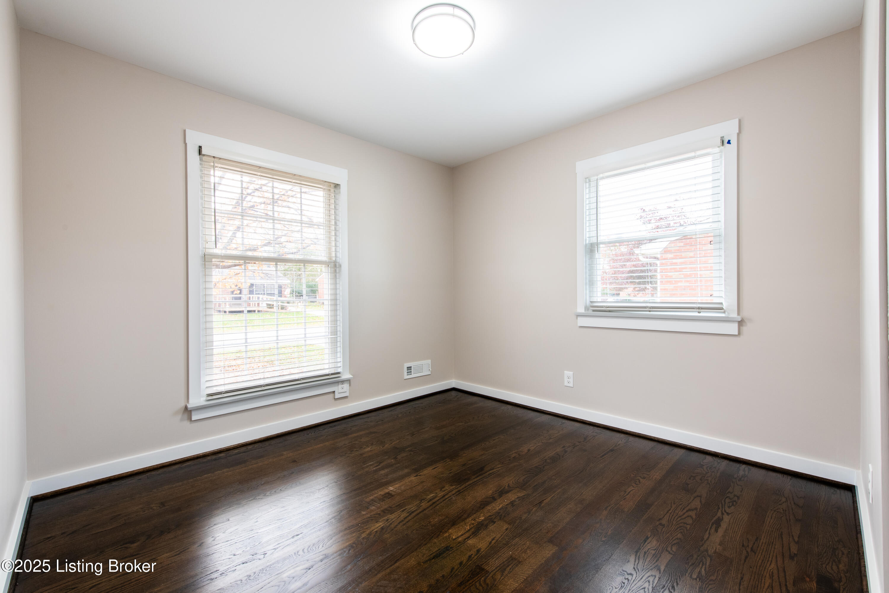 9417 Plumwood Rd
