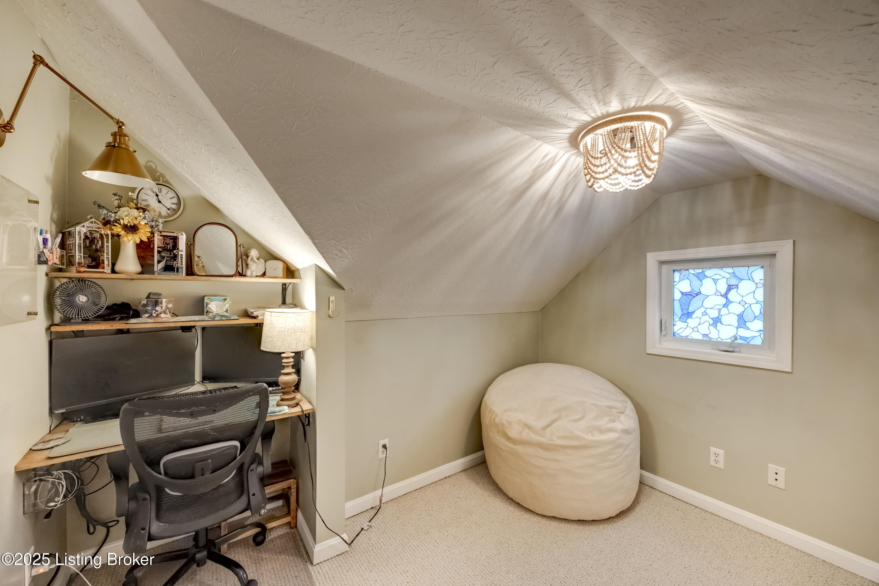 1033 Greenleaf Rd