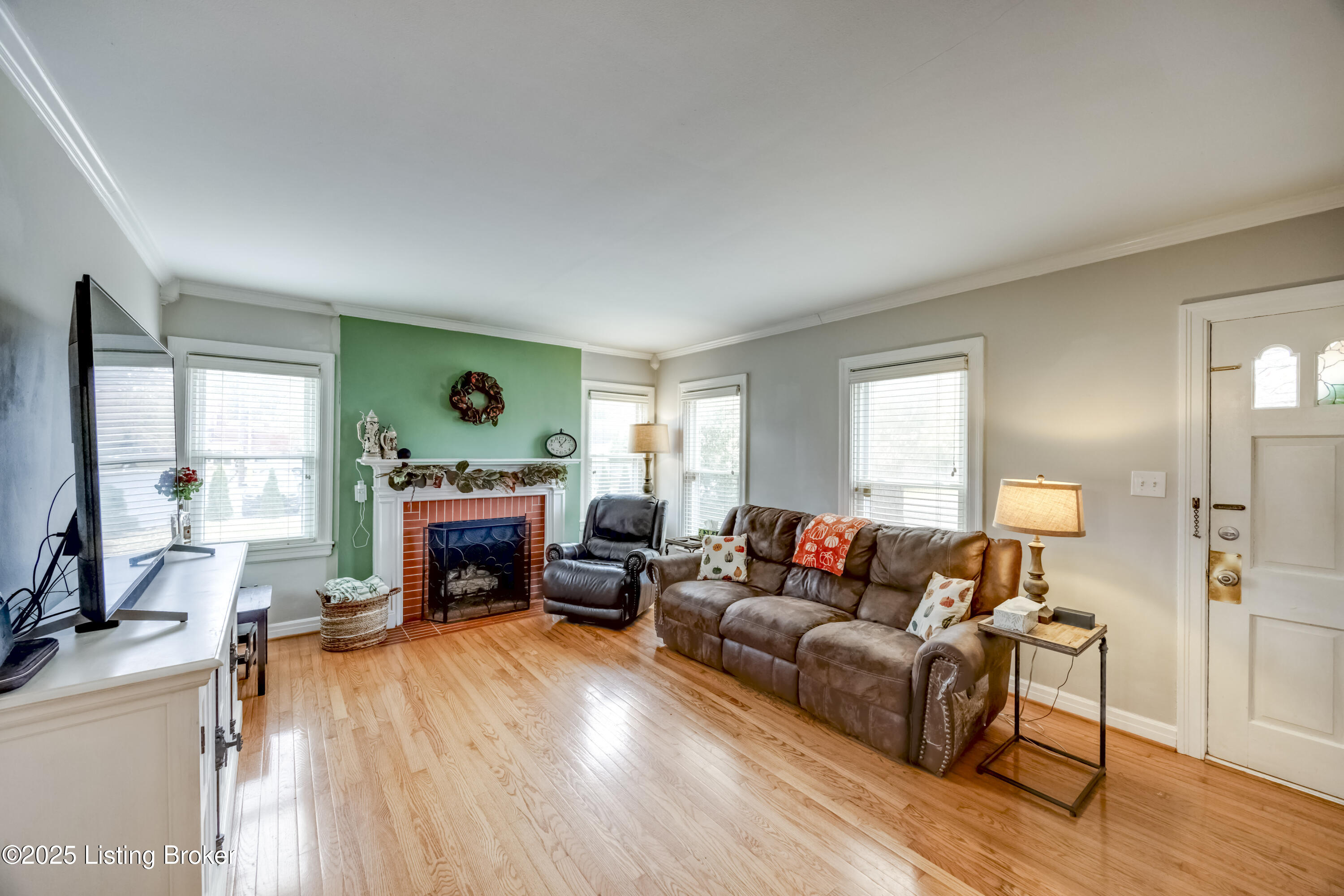 1033 Greenleaf Rd