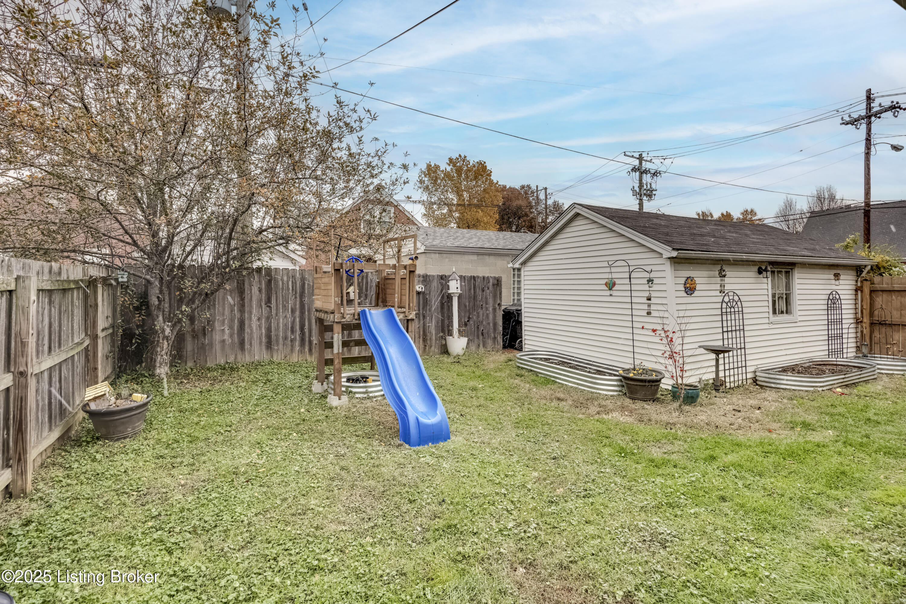 1033 Greenleaf Rd