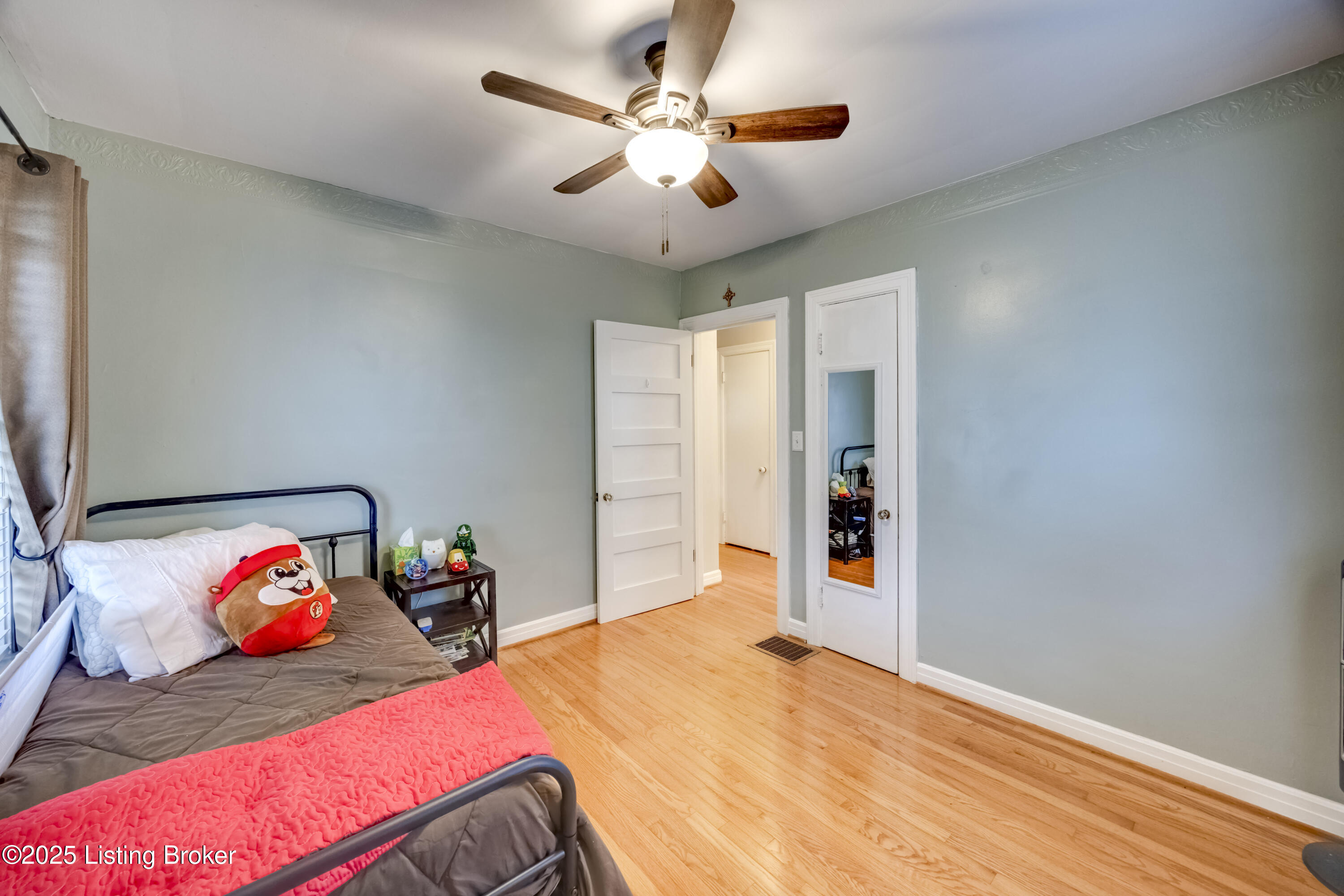 1033 Greenleaf Rd