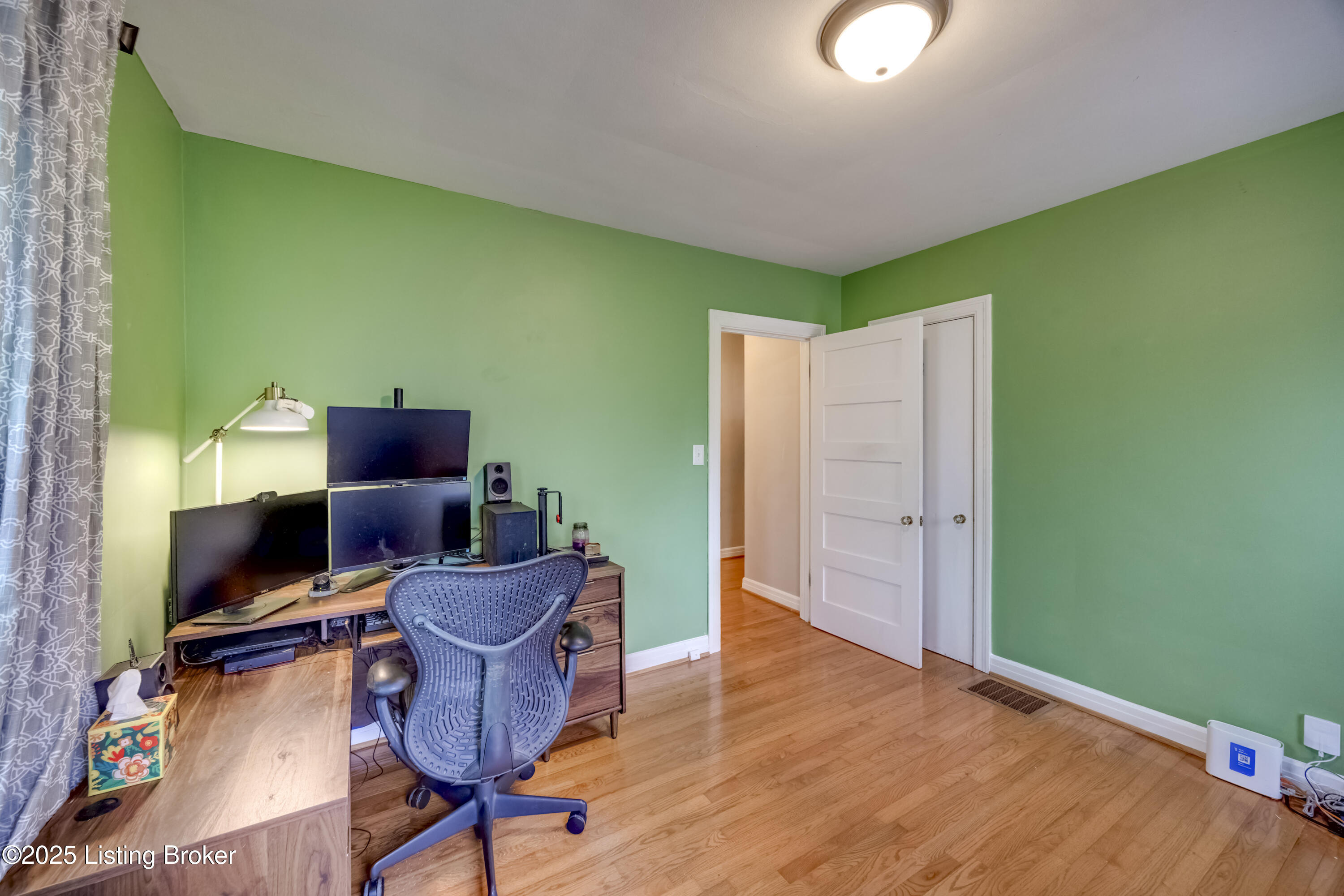 1033 Greenleaf Rd