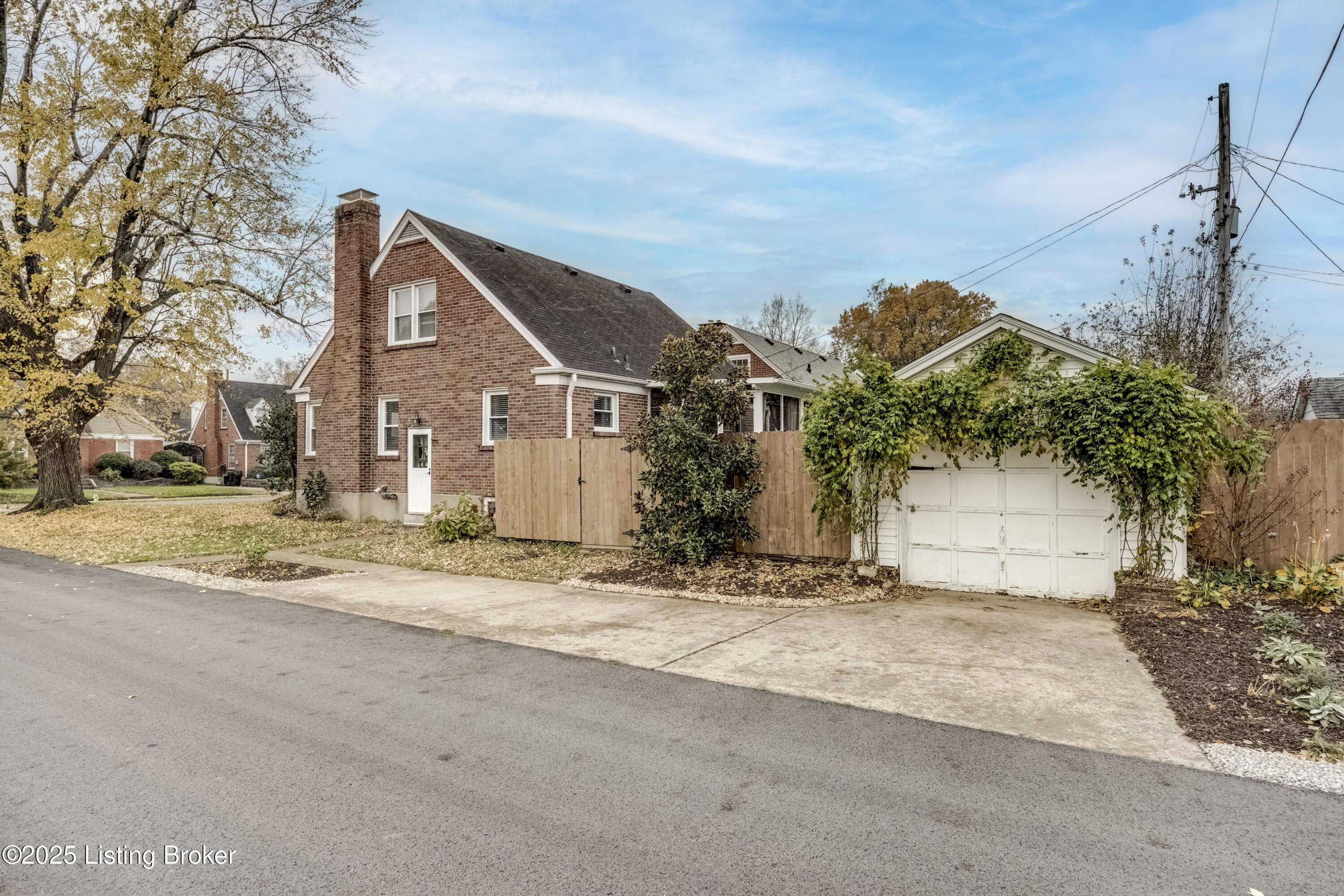 1033 Greenleaf Rd