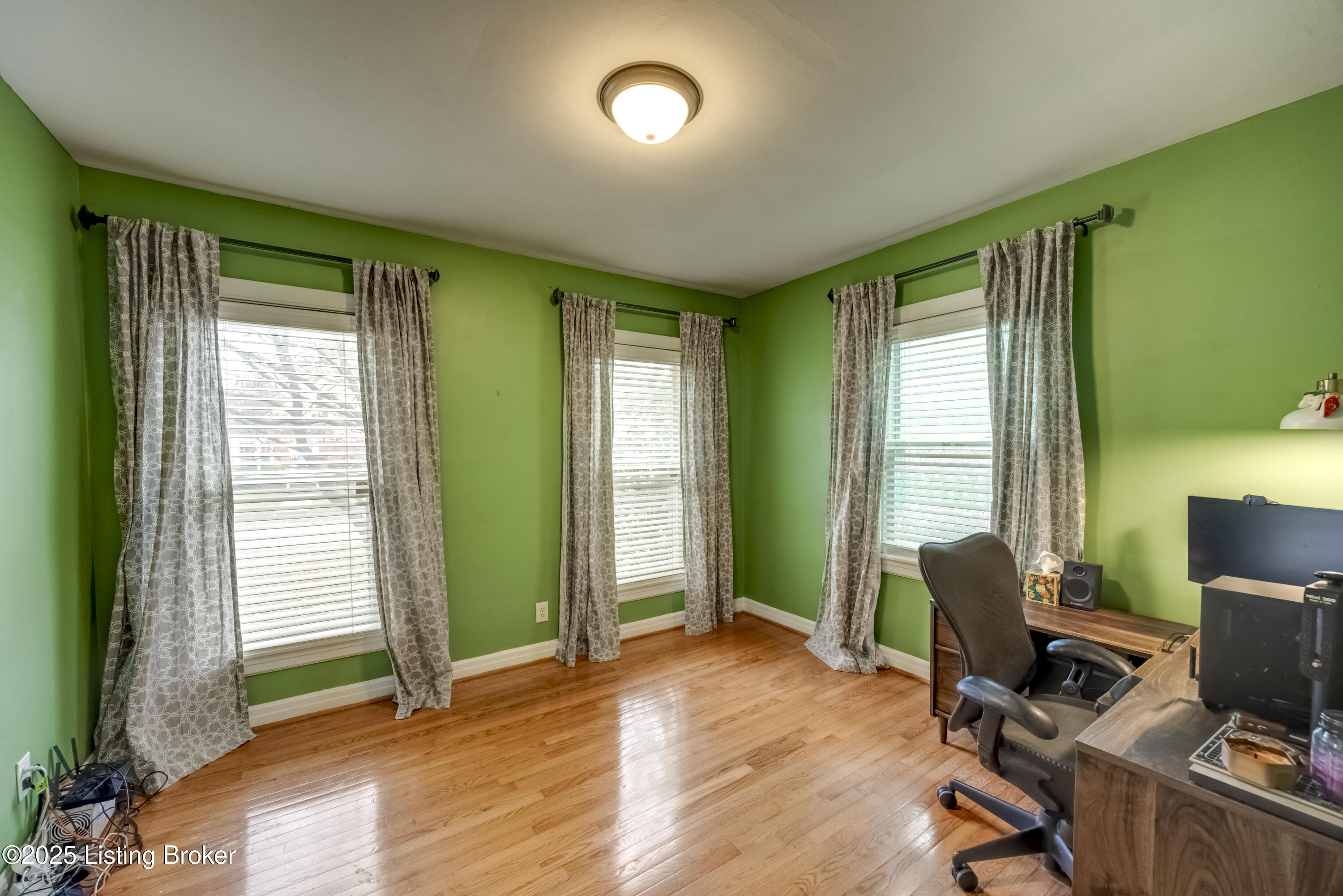 1033 Greenleaf Rd