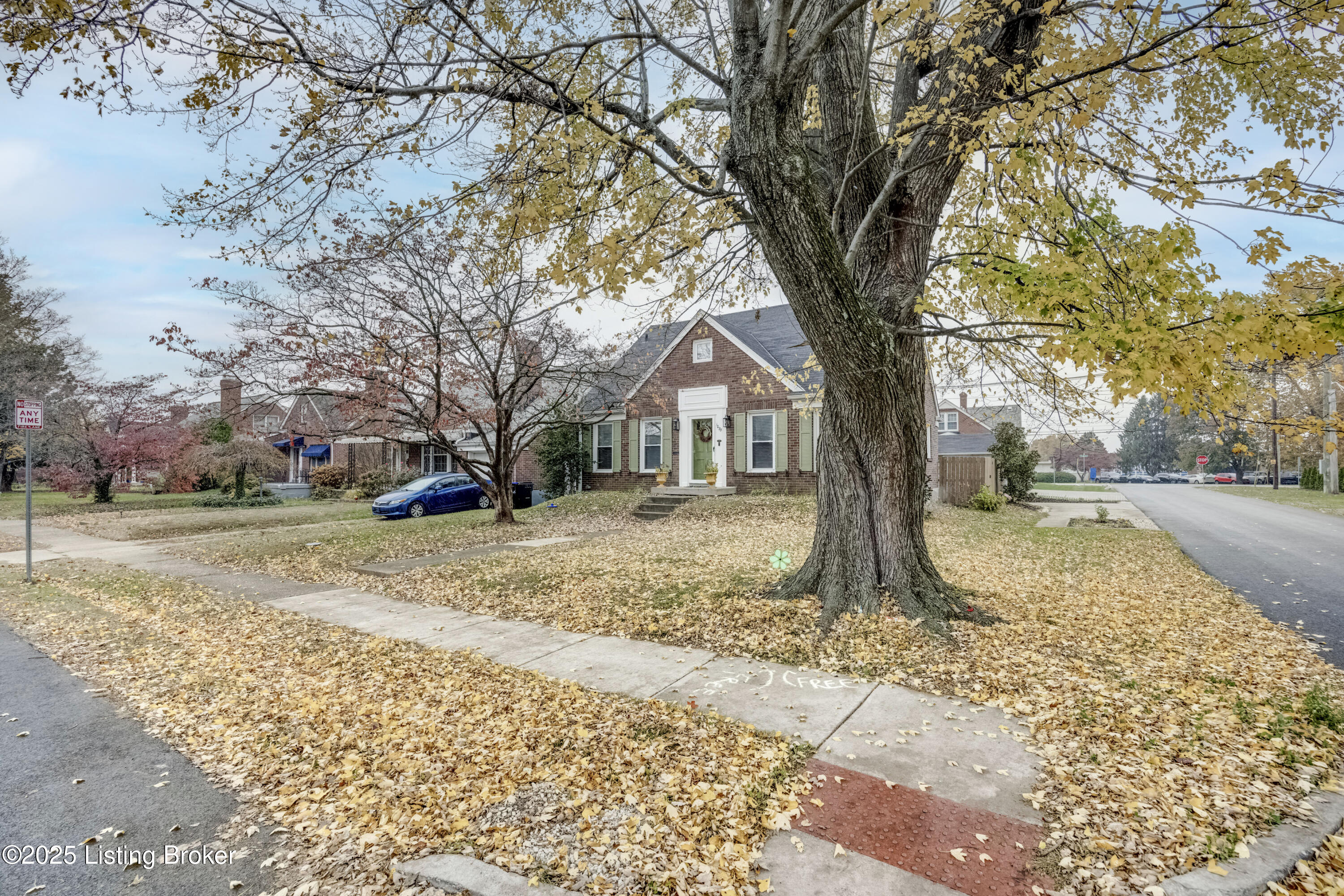 1033 Greenleaf Rd