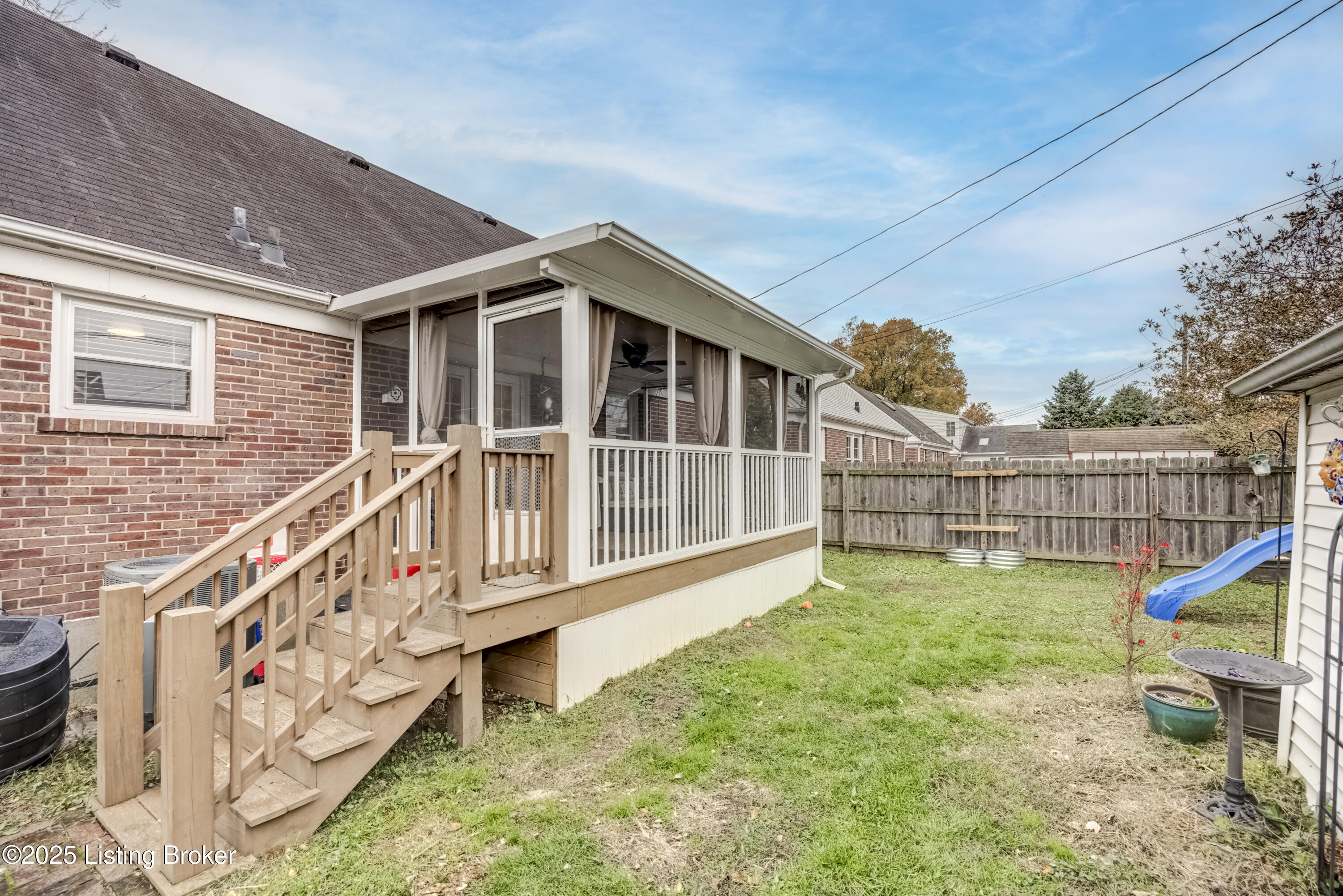 1033 Greenleaf Rd