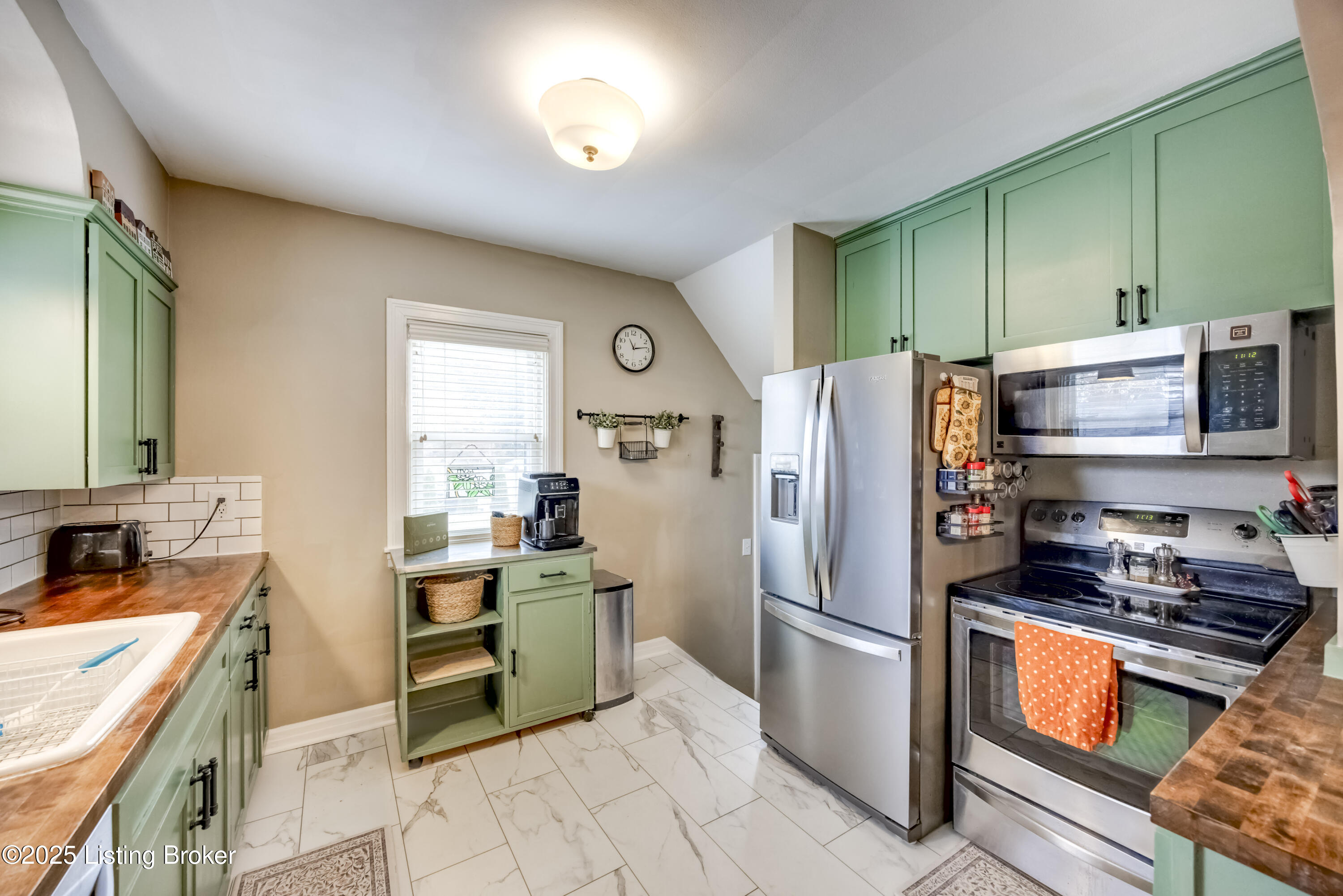 1033 Greenleaf Rd