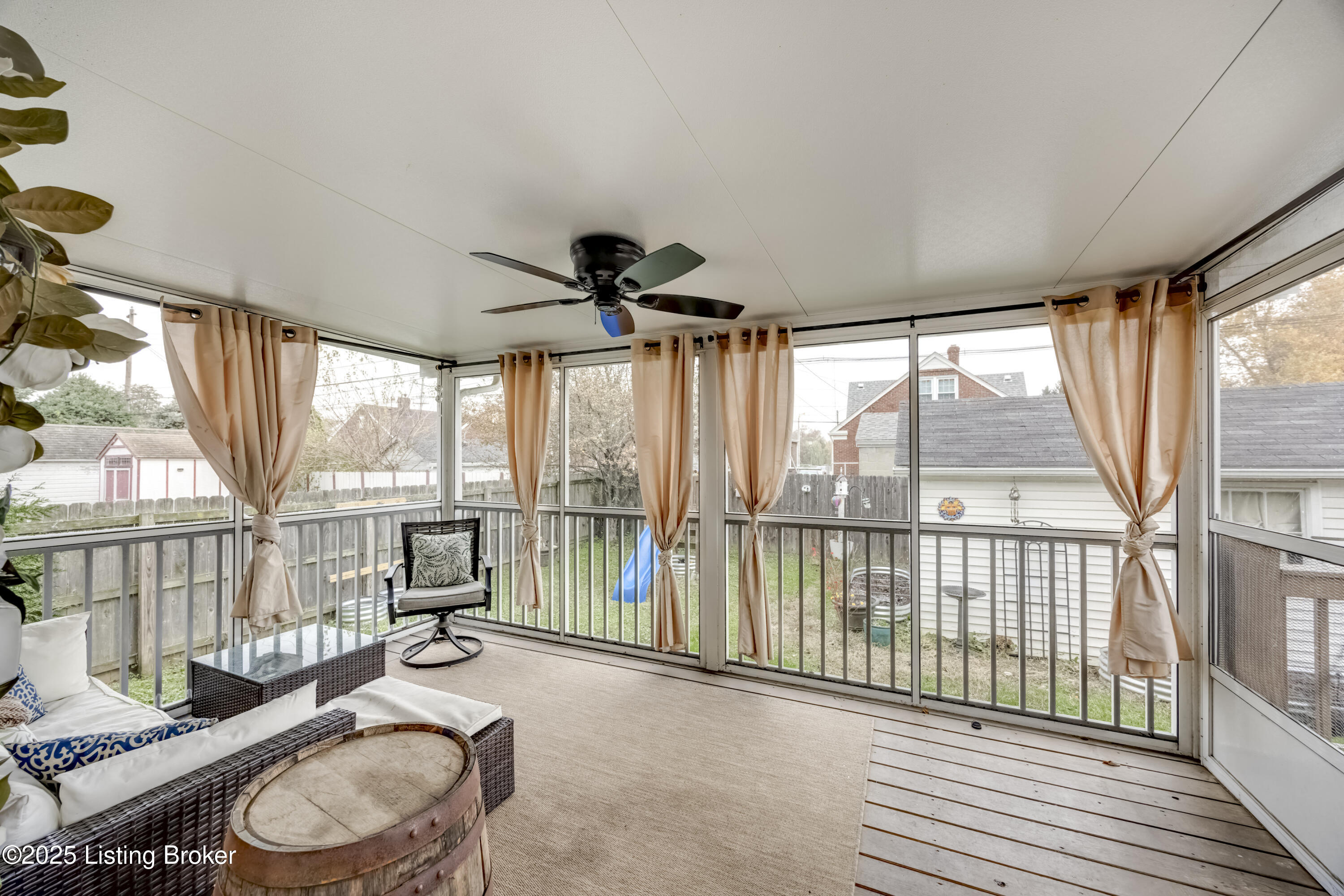 1033 Greenleaf Rd