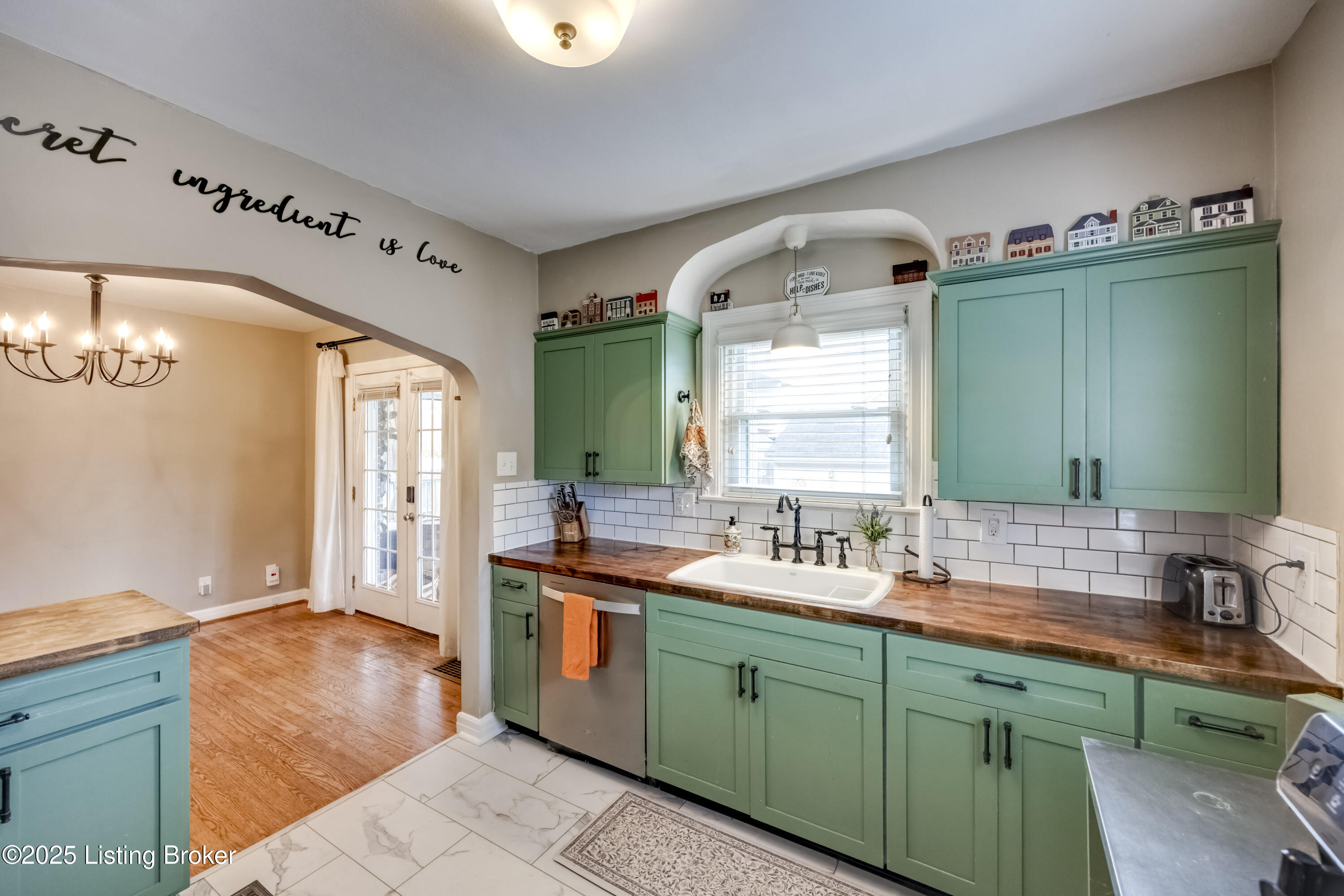 1033 Greenleaf Rd