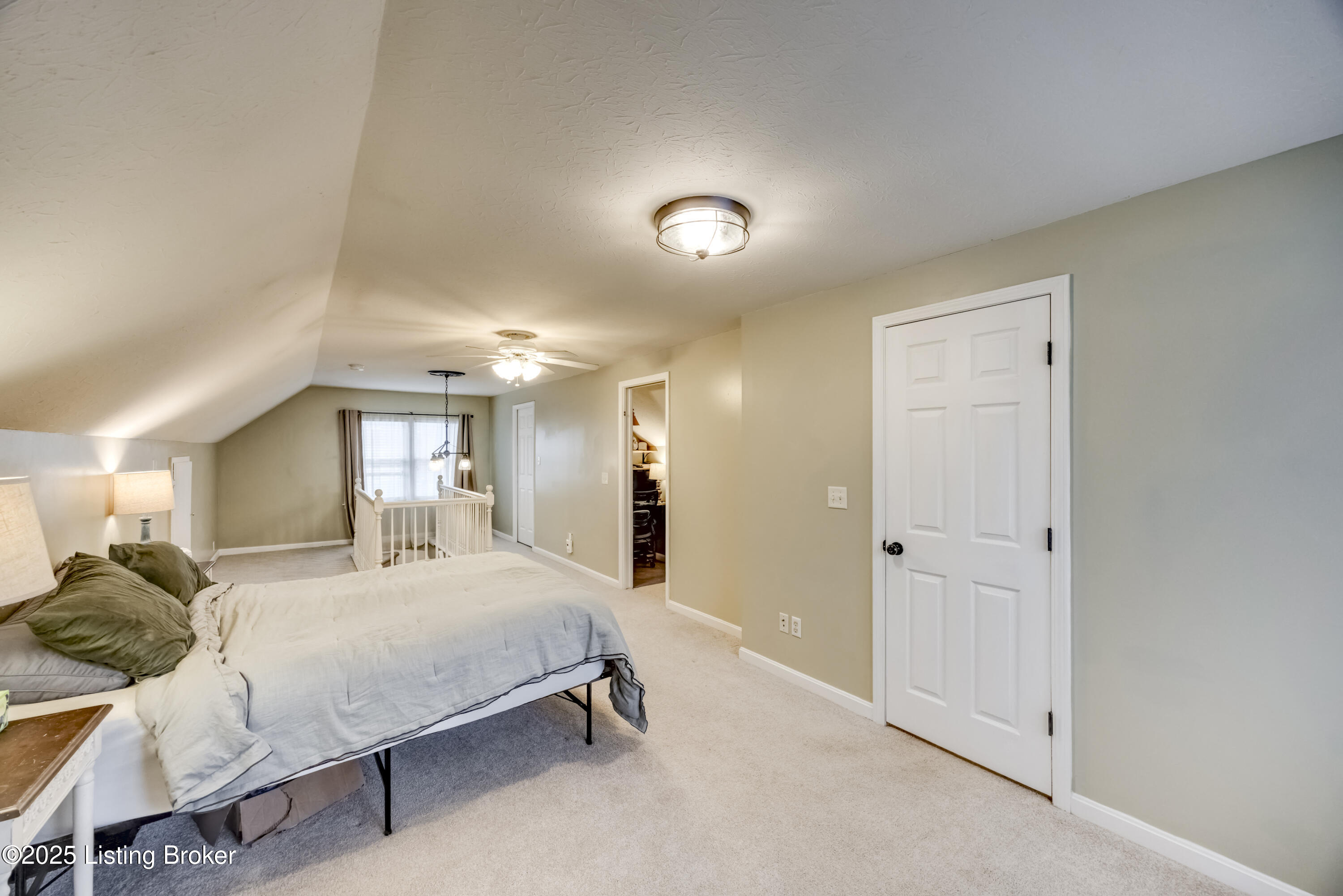 1033 Greenleaf Rd