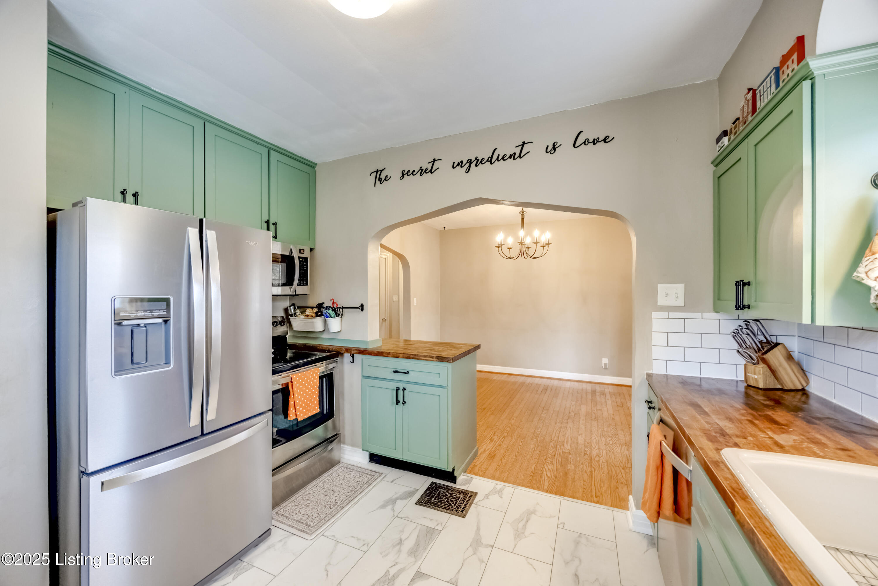1033 Greenleaf Rd