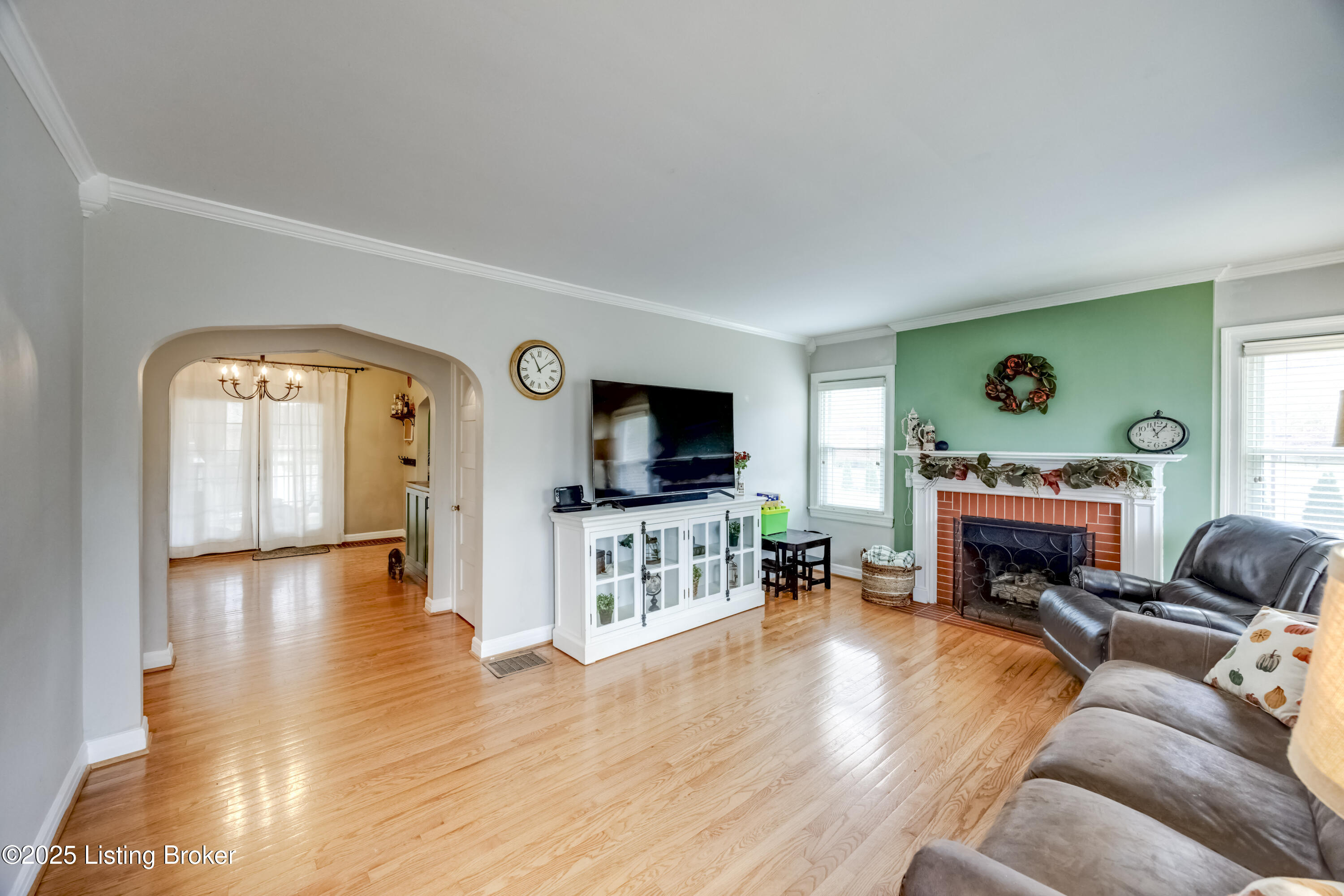 1033 Greenleaf Rd