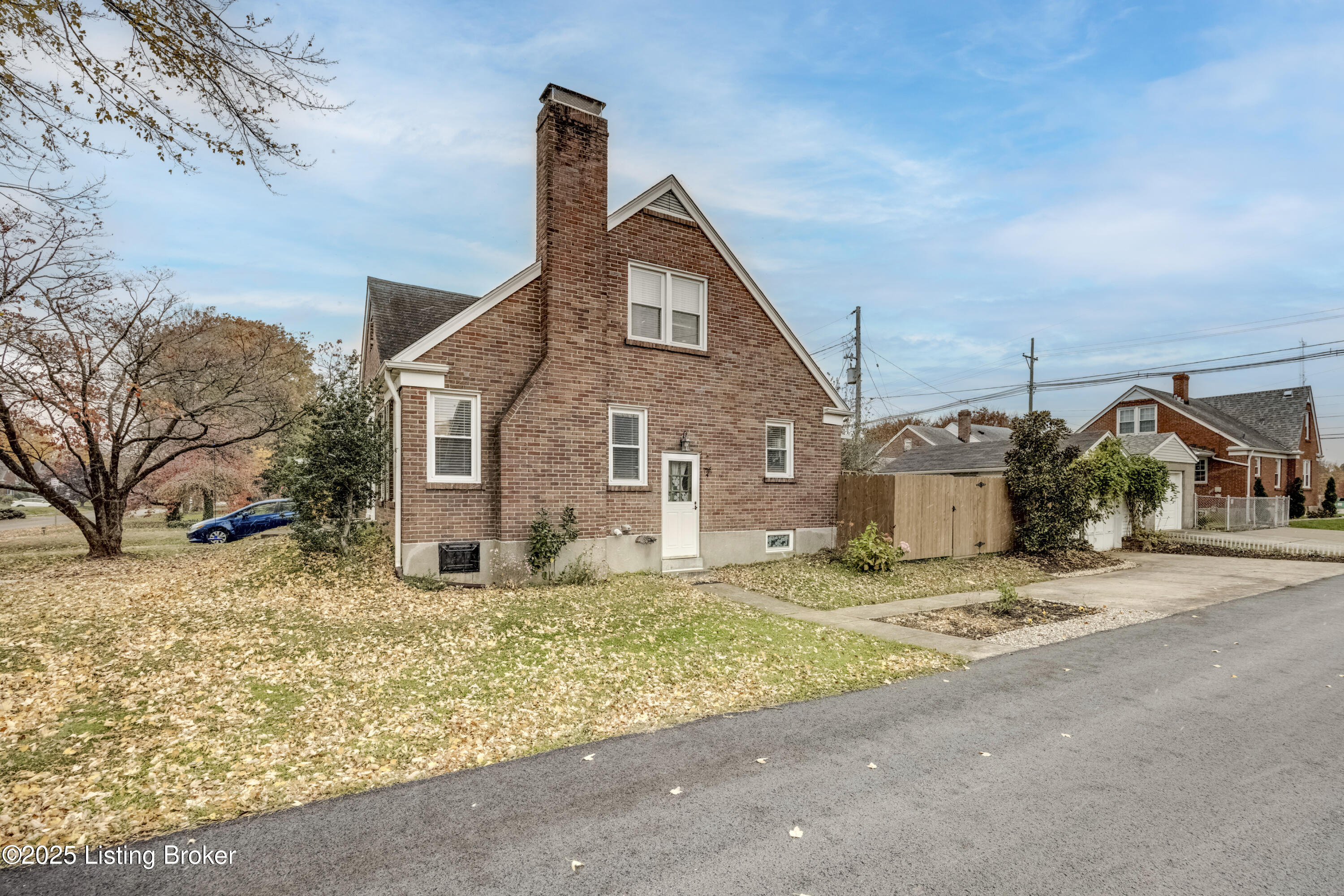 1033 Greenleaf Rd