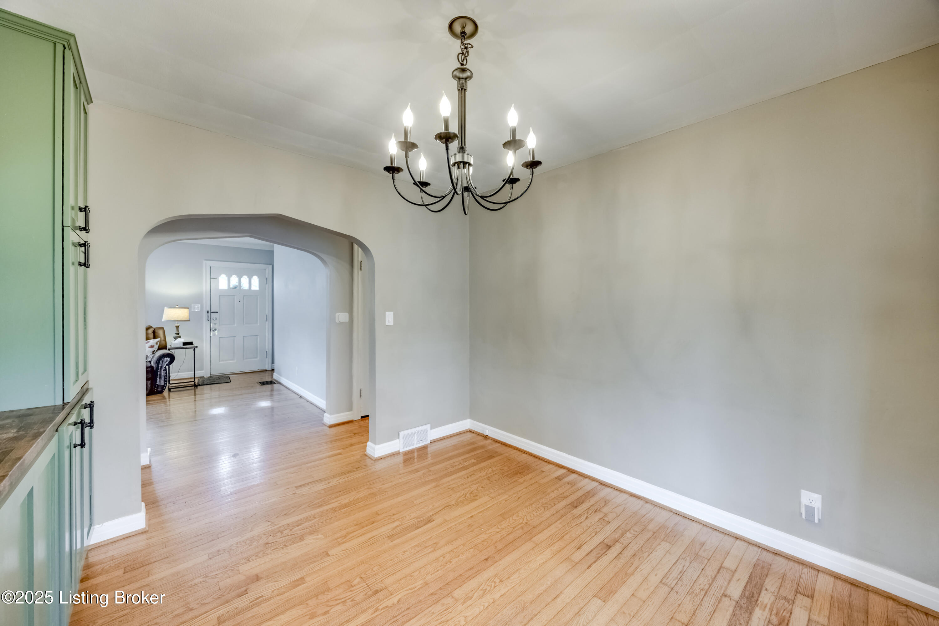 1033 Greenleaf Rd