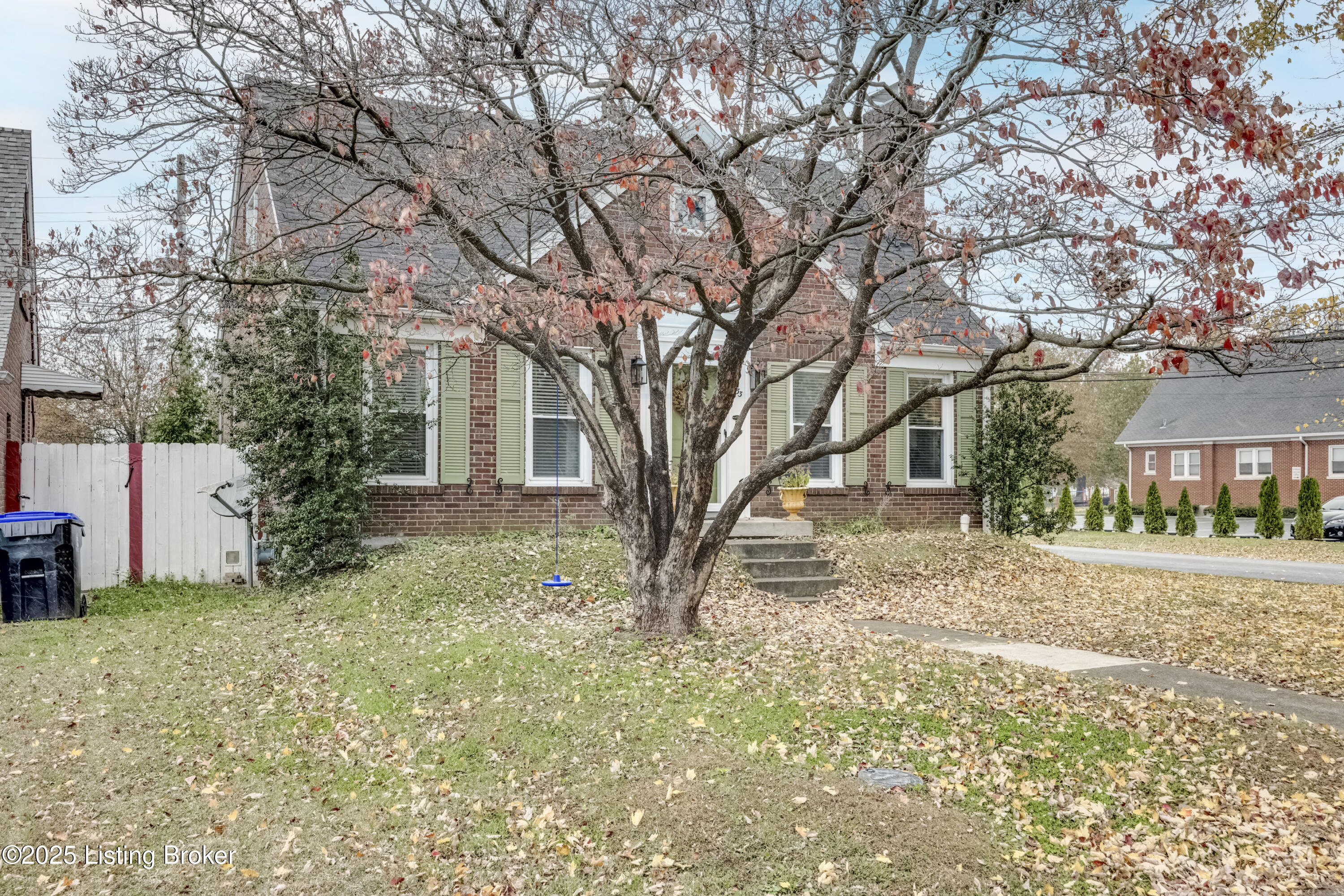 1033 Greenleaf Rd