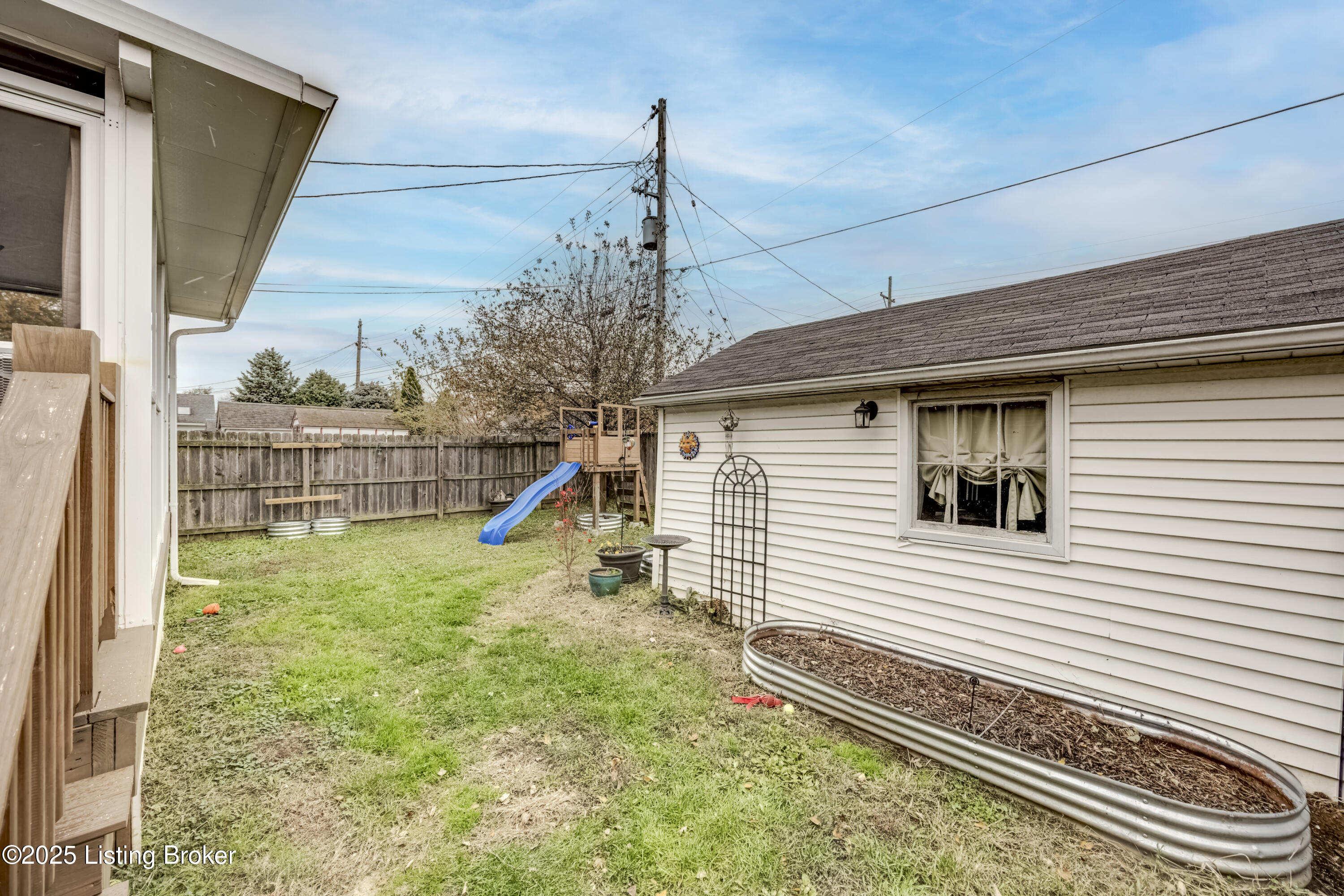 1033 Greenleaf Rd