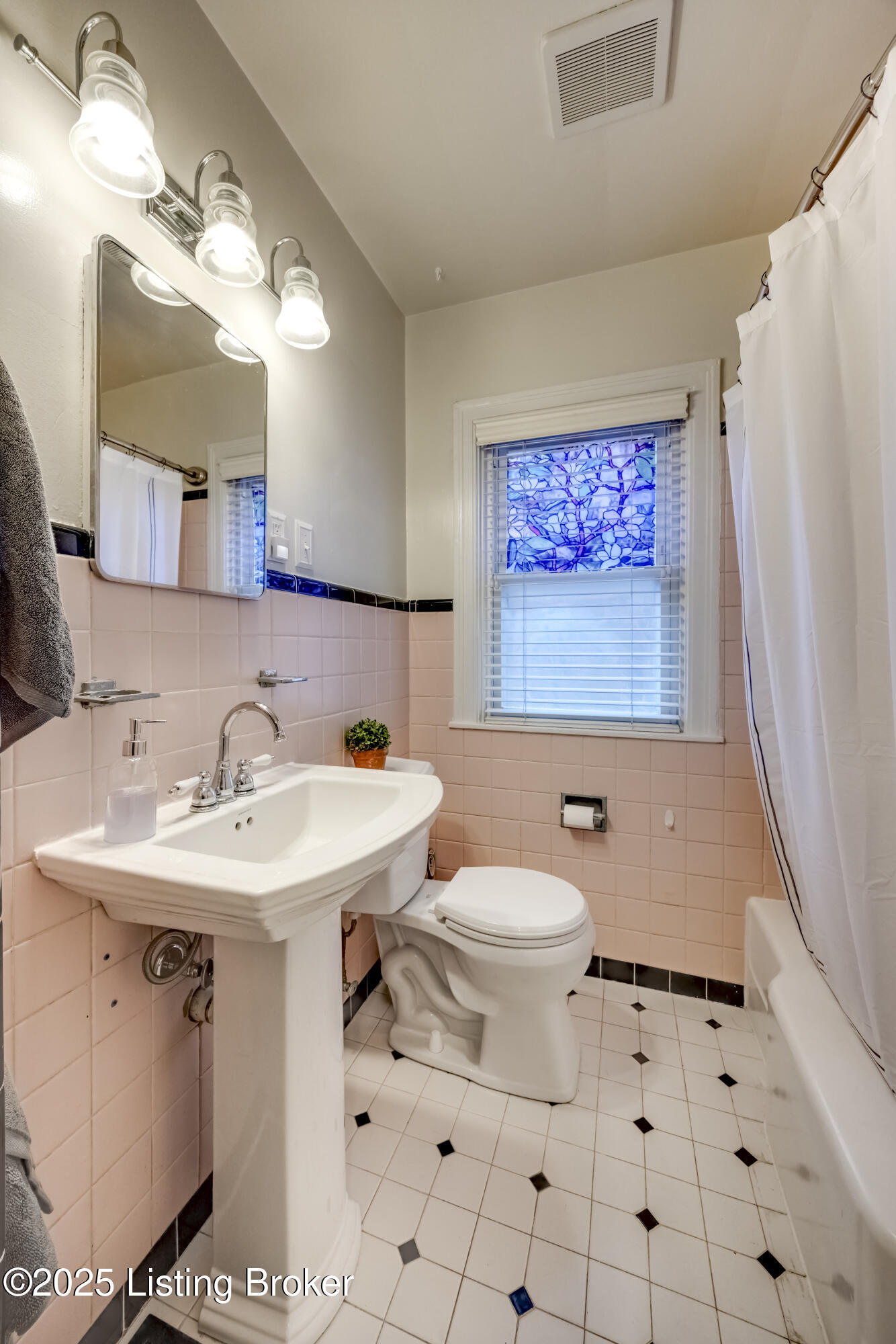 1033 Greenleaf Rd
