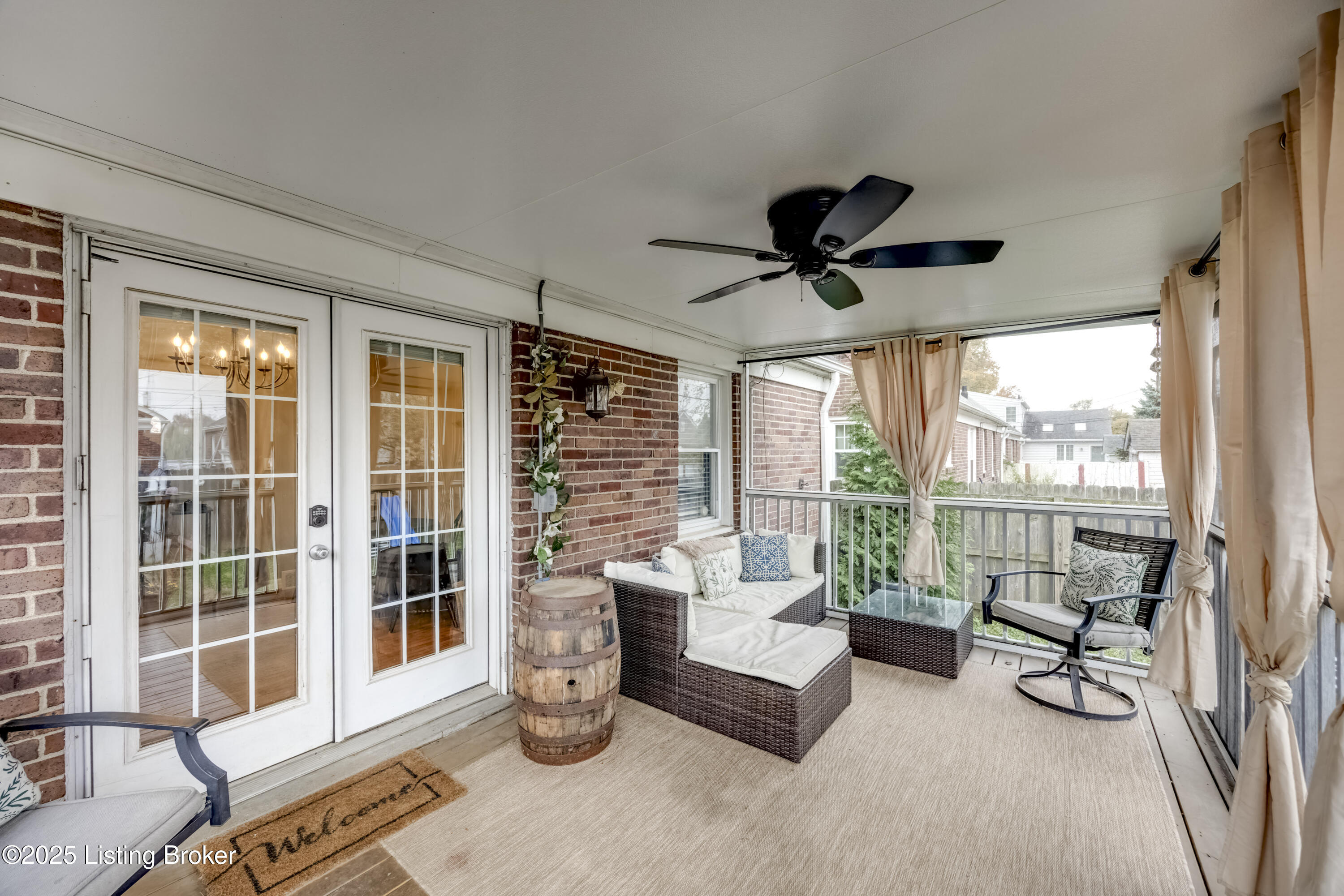 1033 Greenleaf Rd