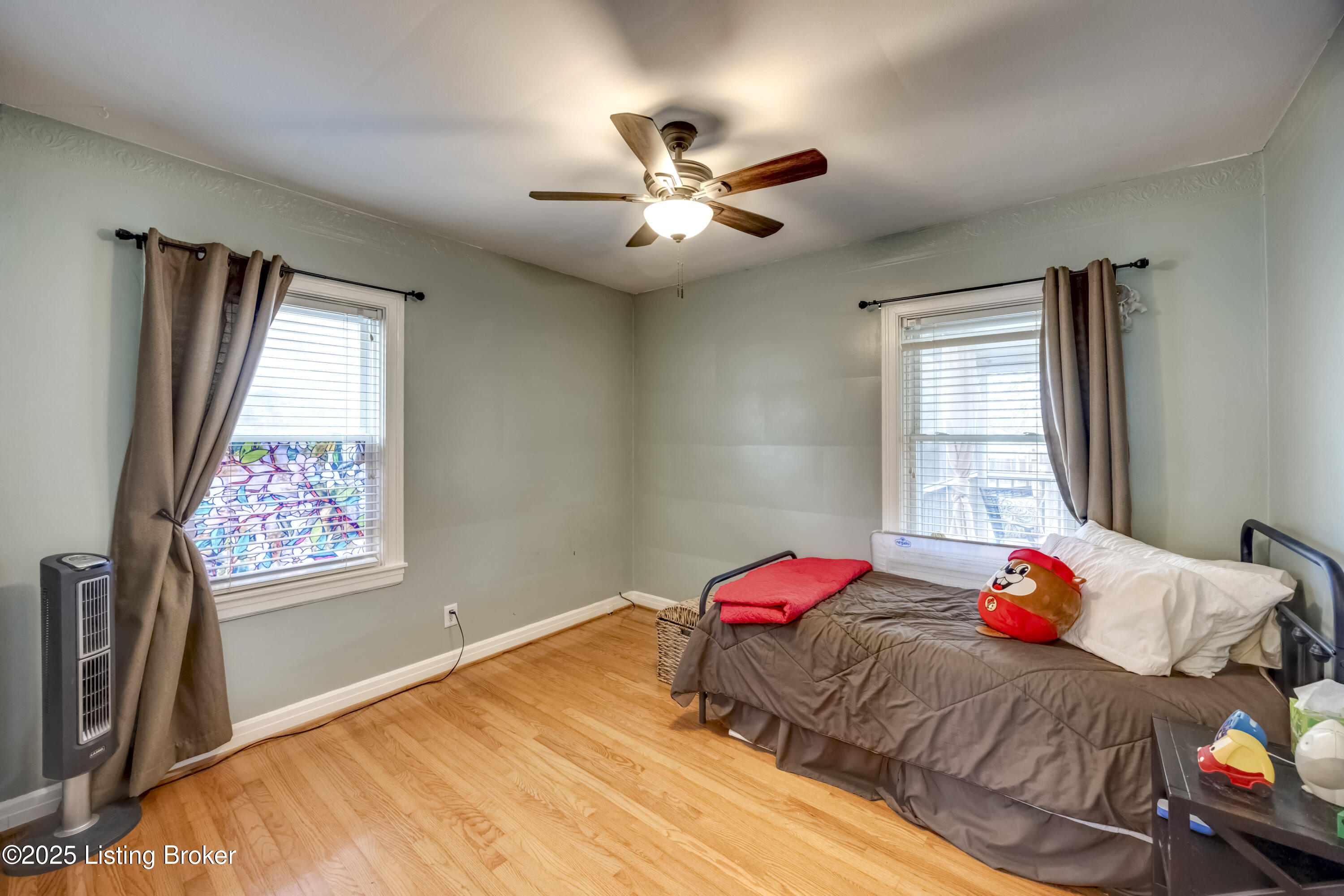 1033 Greenleaf Rd