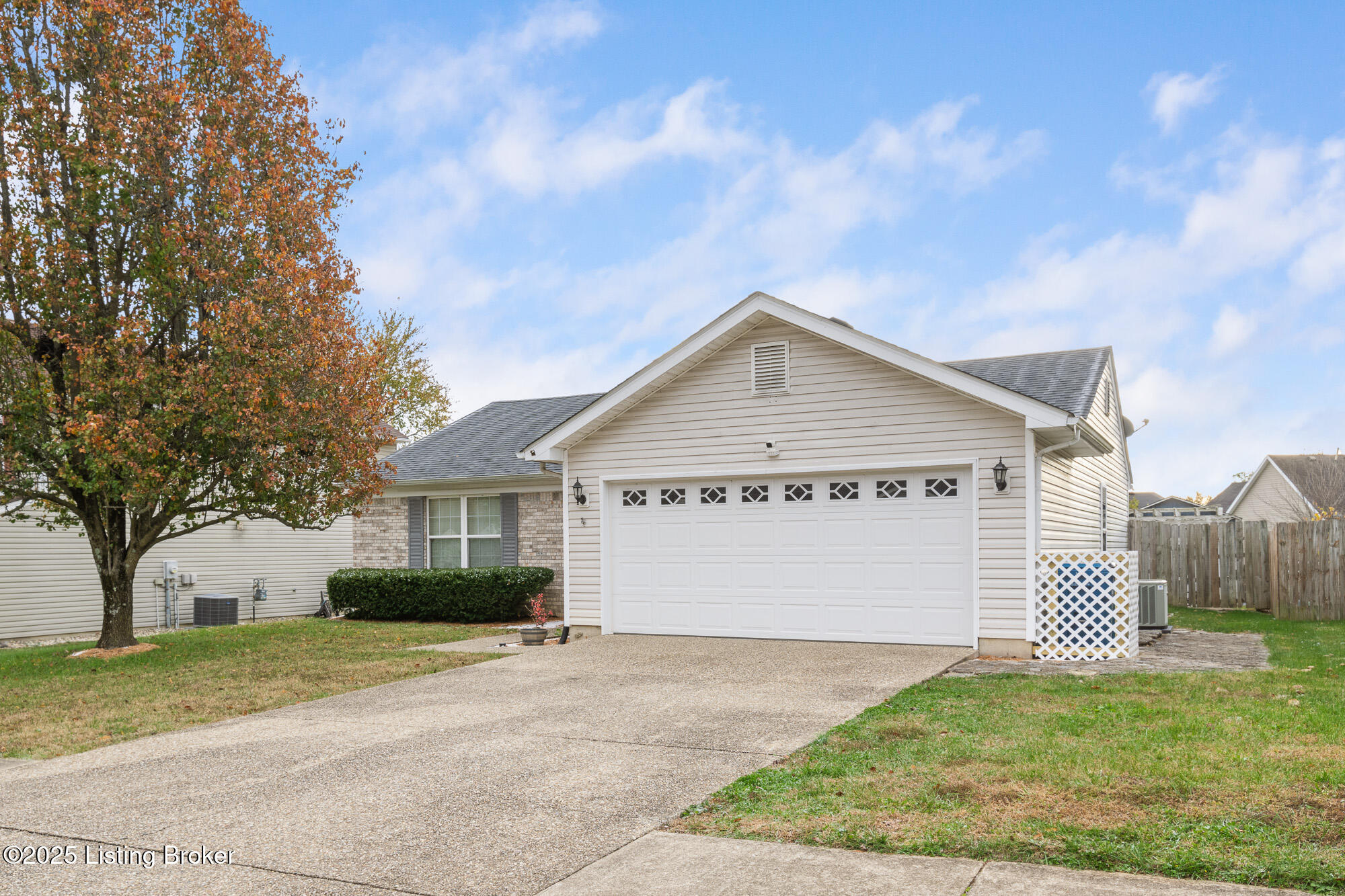 1116 Willow Oak Ln