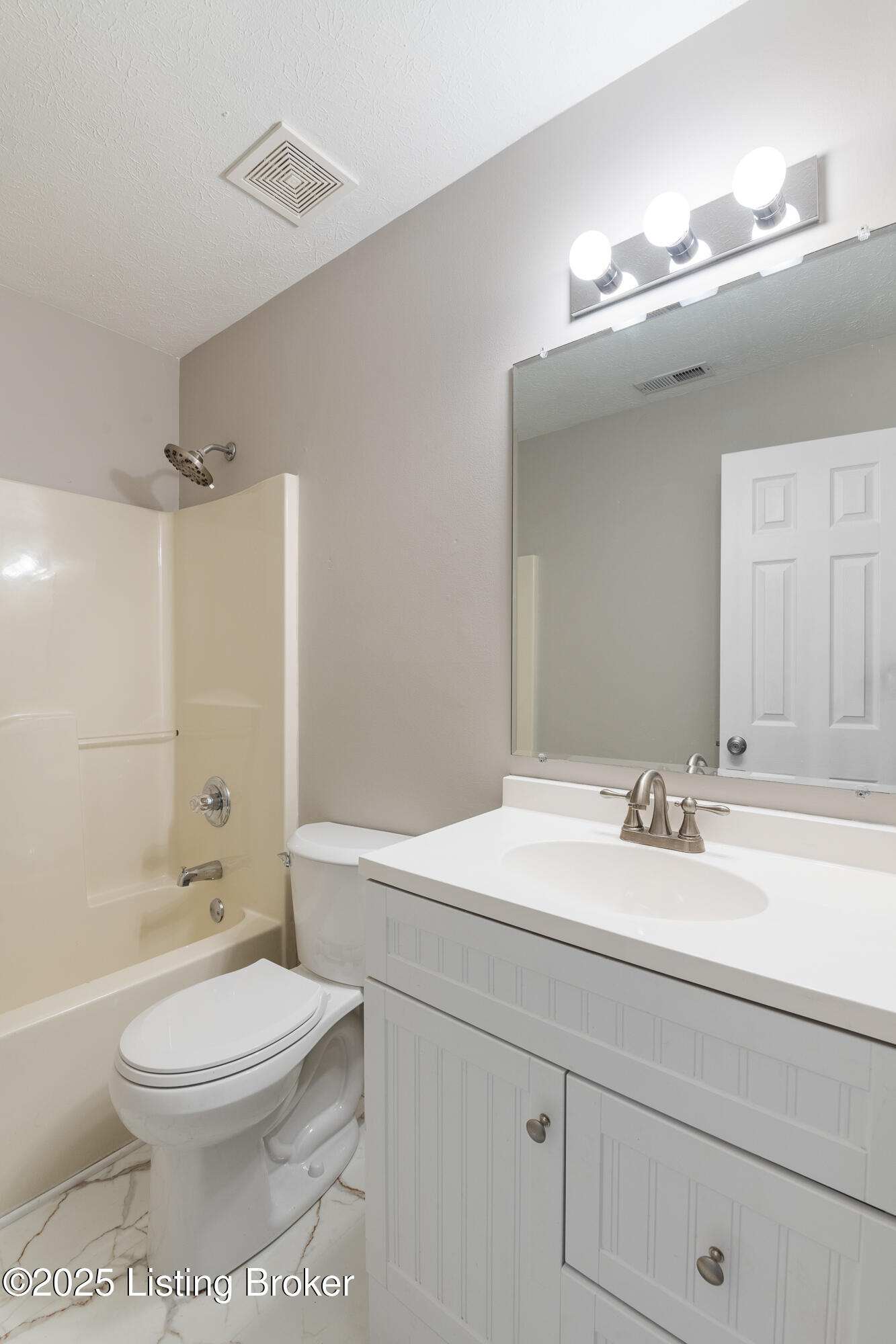 1116 Willow Oak Ln