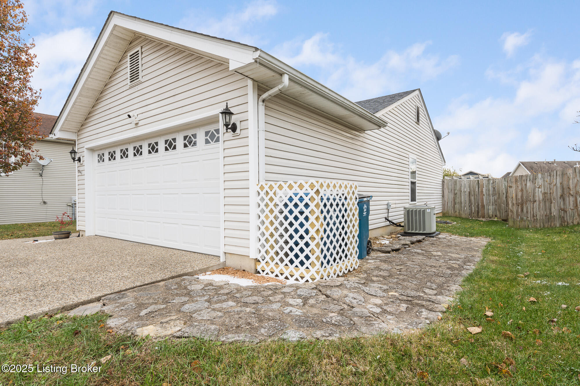 1116 Willow Oak Ln