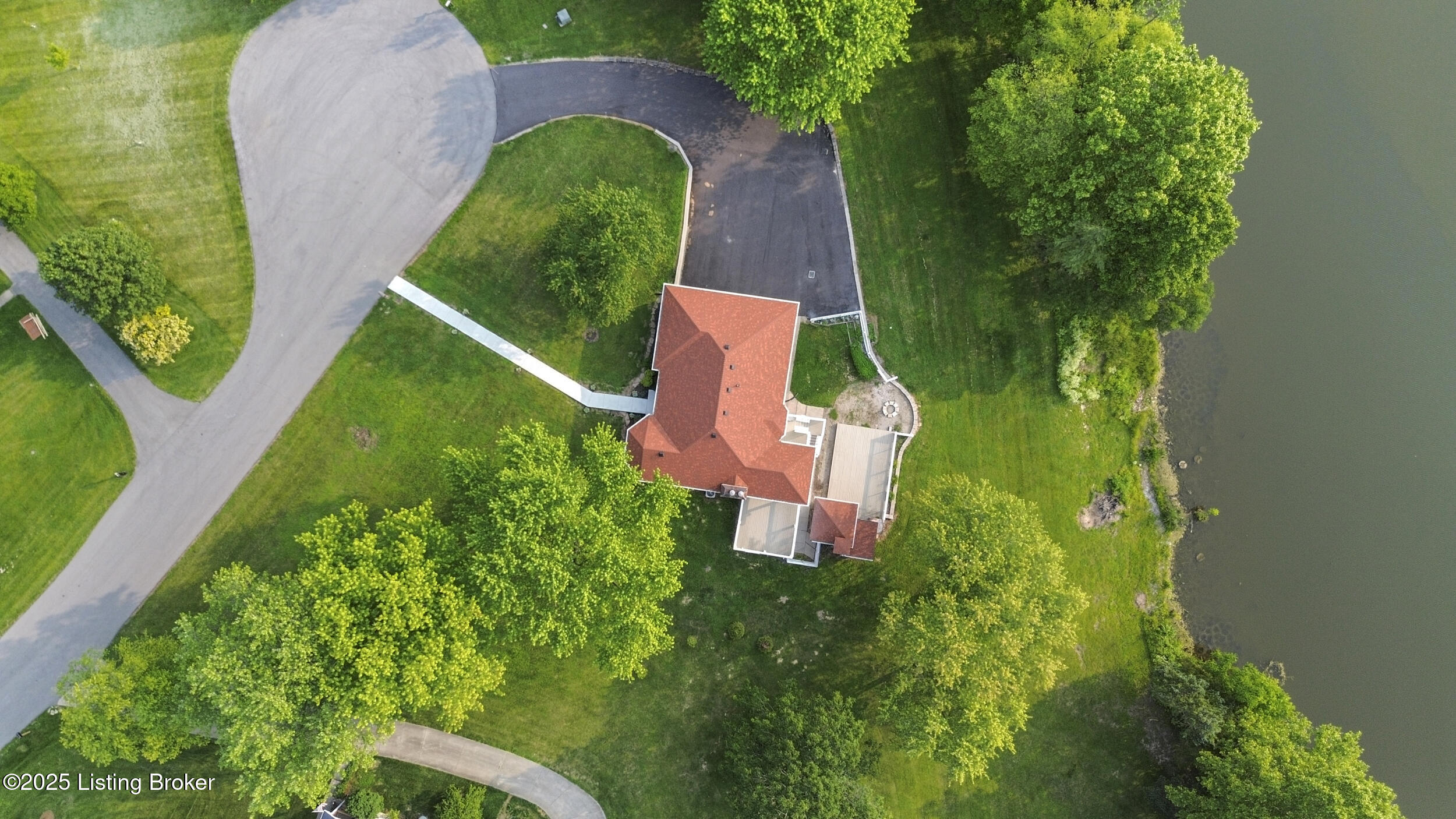 3205 Lake Pointe Ct