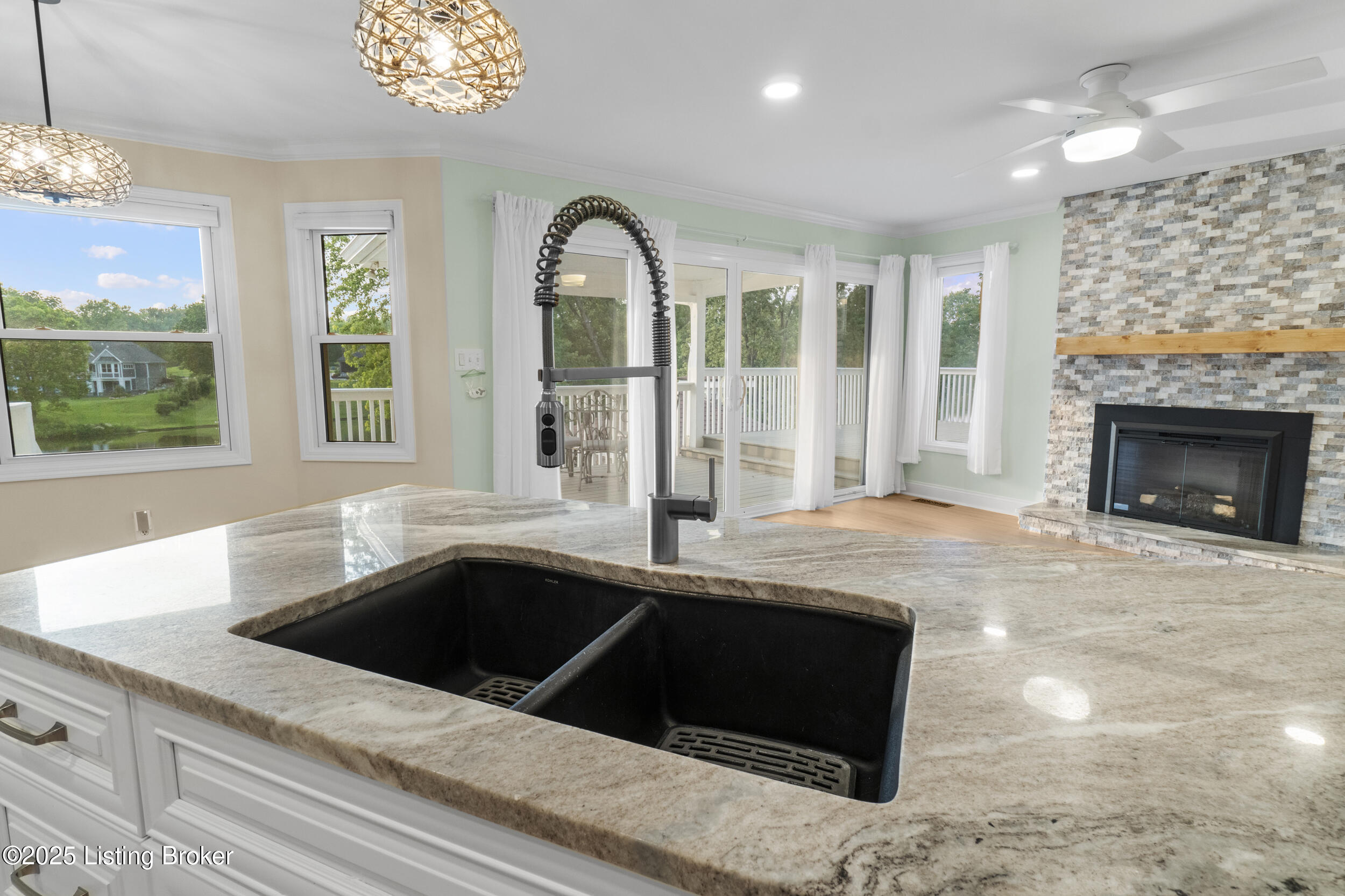 3205 Lake Pointe Ct