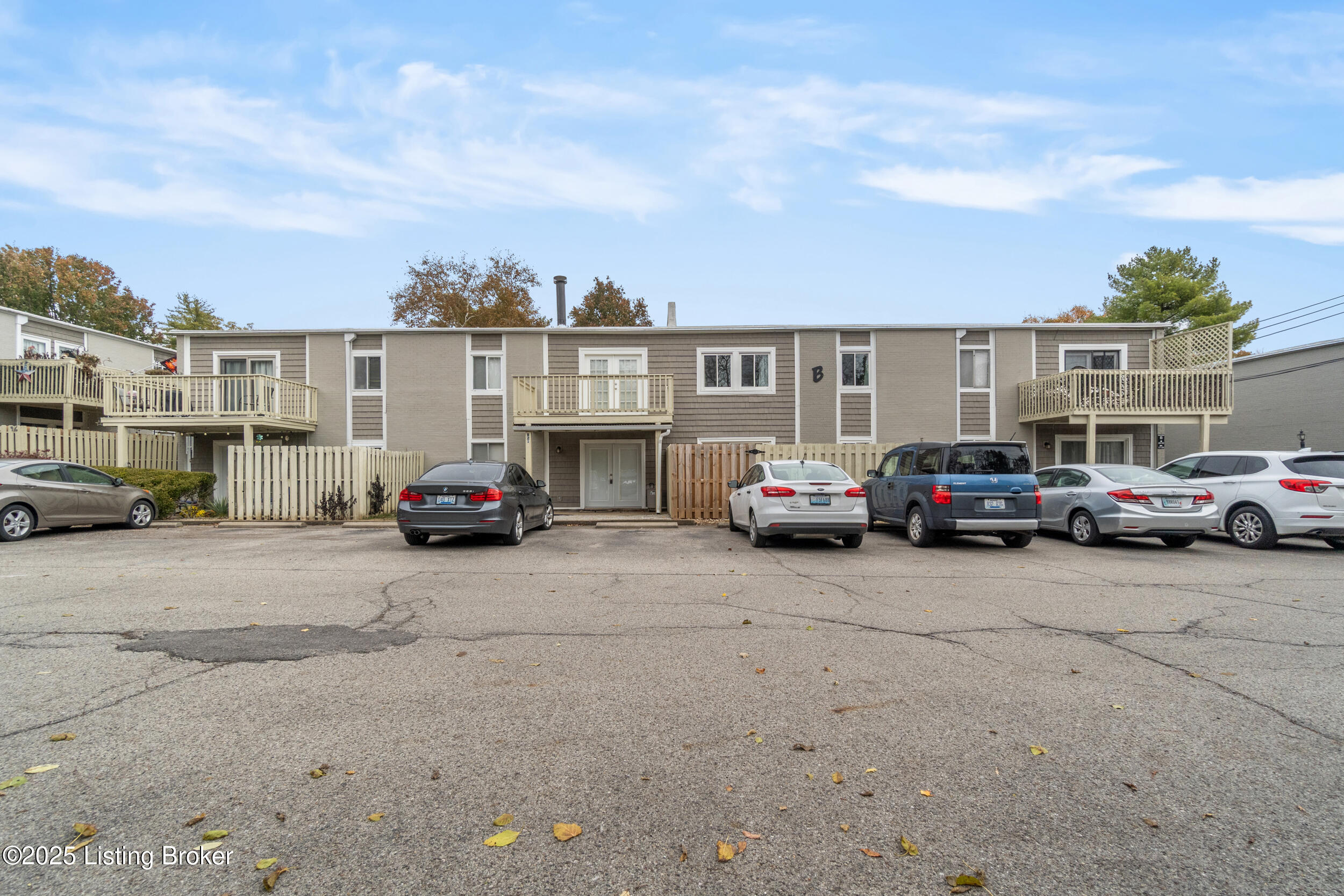 1935 Gardiner Ln APT B27