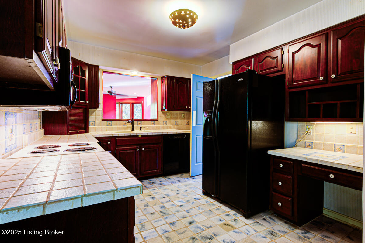 9020 Woodlily Trail