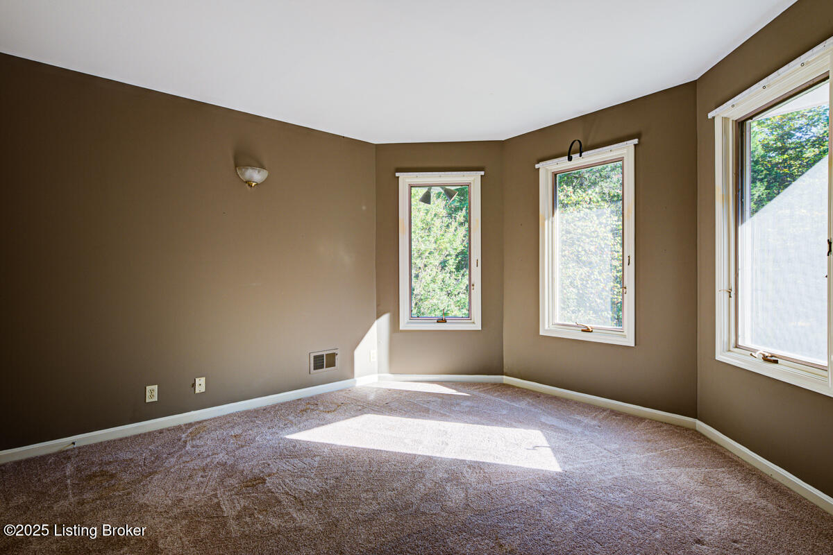 9020 Woodlily Trail
